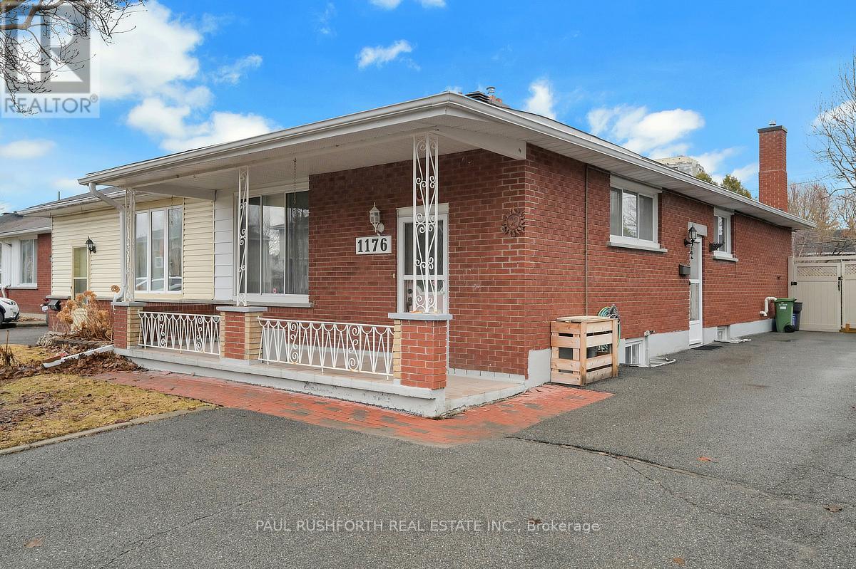 1176 Dorchester Avenue, Ottawa, Ontario K1Z 8E4 - Photo 2 - X12994556