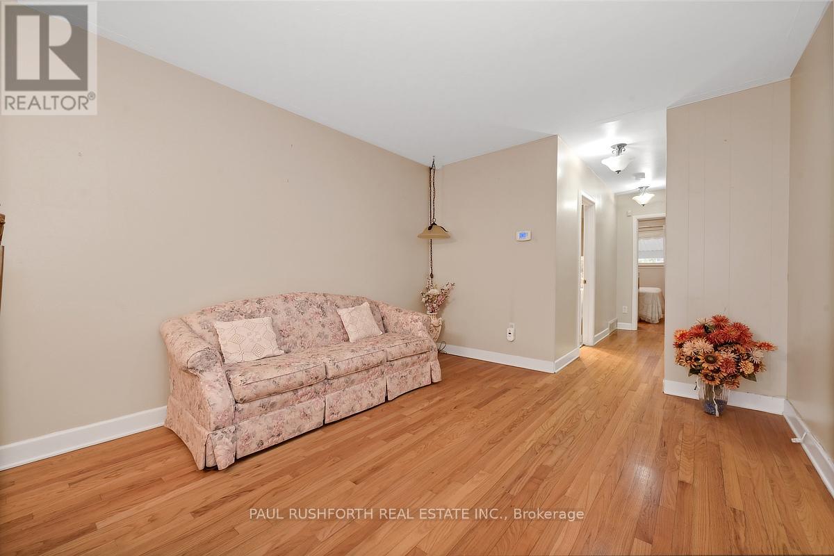 1176 Dorchester Avenue, Ottawa, Ontario K1Z 8E4 - Photo 4 - X12994556