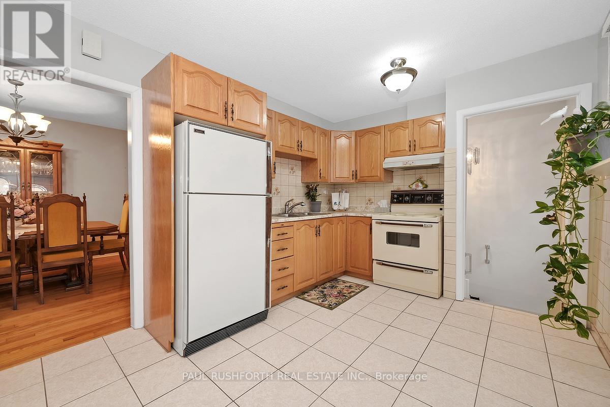 1176 Dorchester Avenue, Ottawa, Ontario K1Z 8E4 - Photo 9 - X12994556