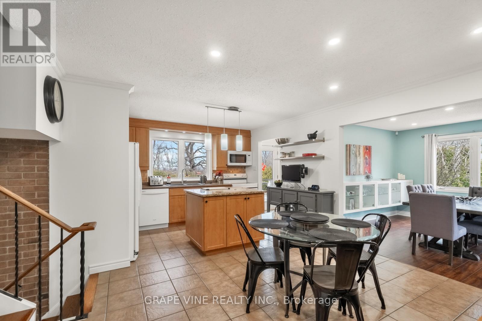 83 Nanook Crescent, Ottawa, Ontario  K2L 2B2 - Photo 13 - X12994588