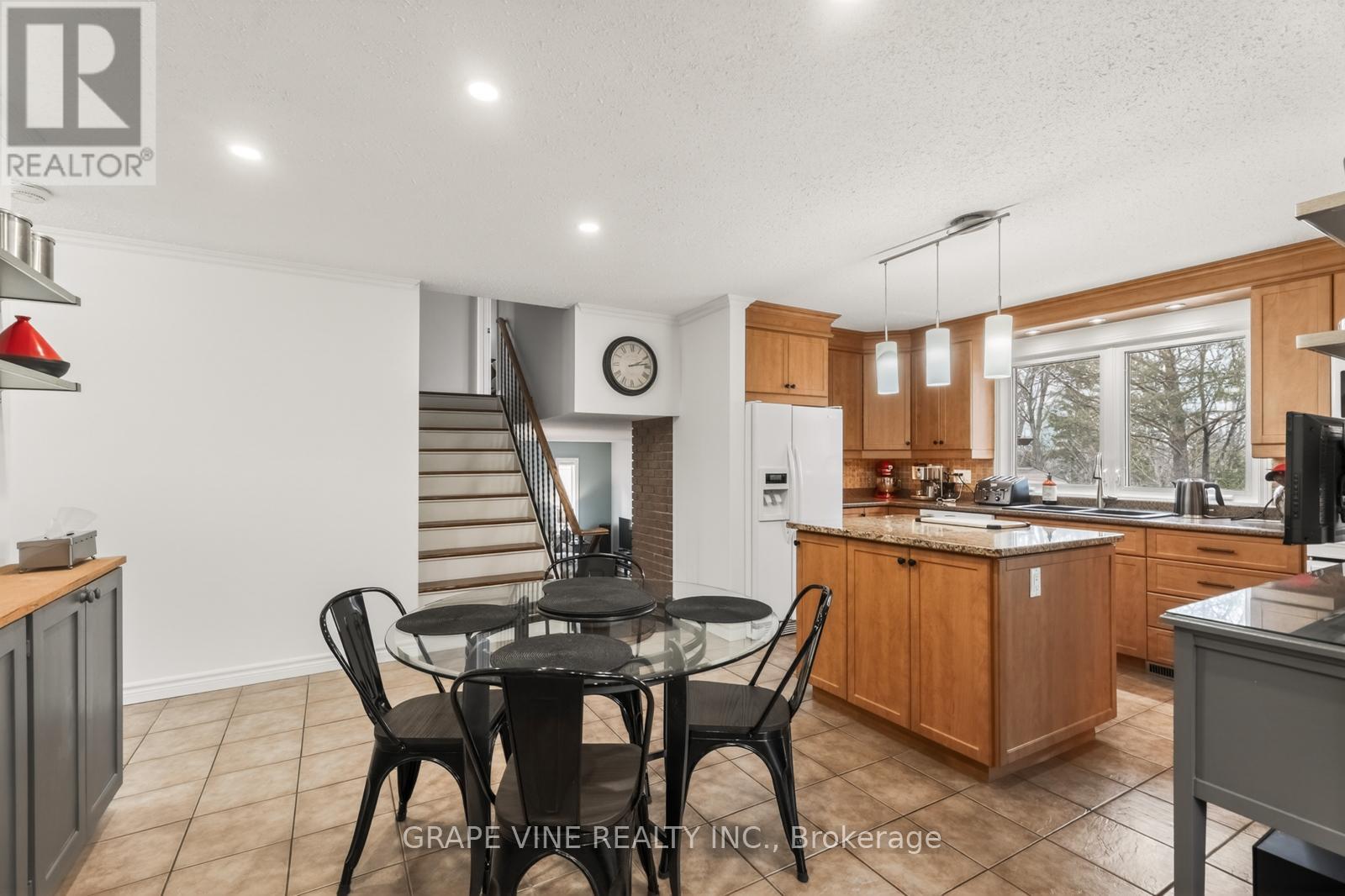 83 Nanook Crescent, Ottawa, Ontario  K2L 2B2 - Photo 14 - X12994588