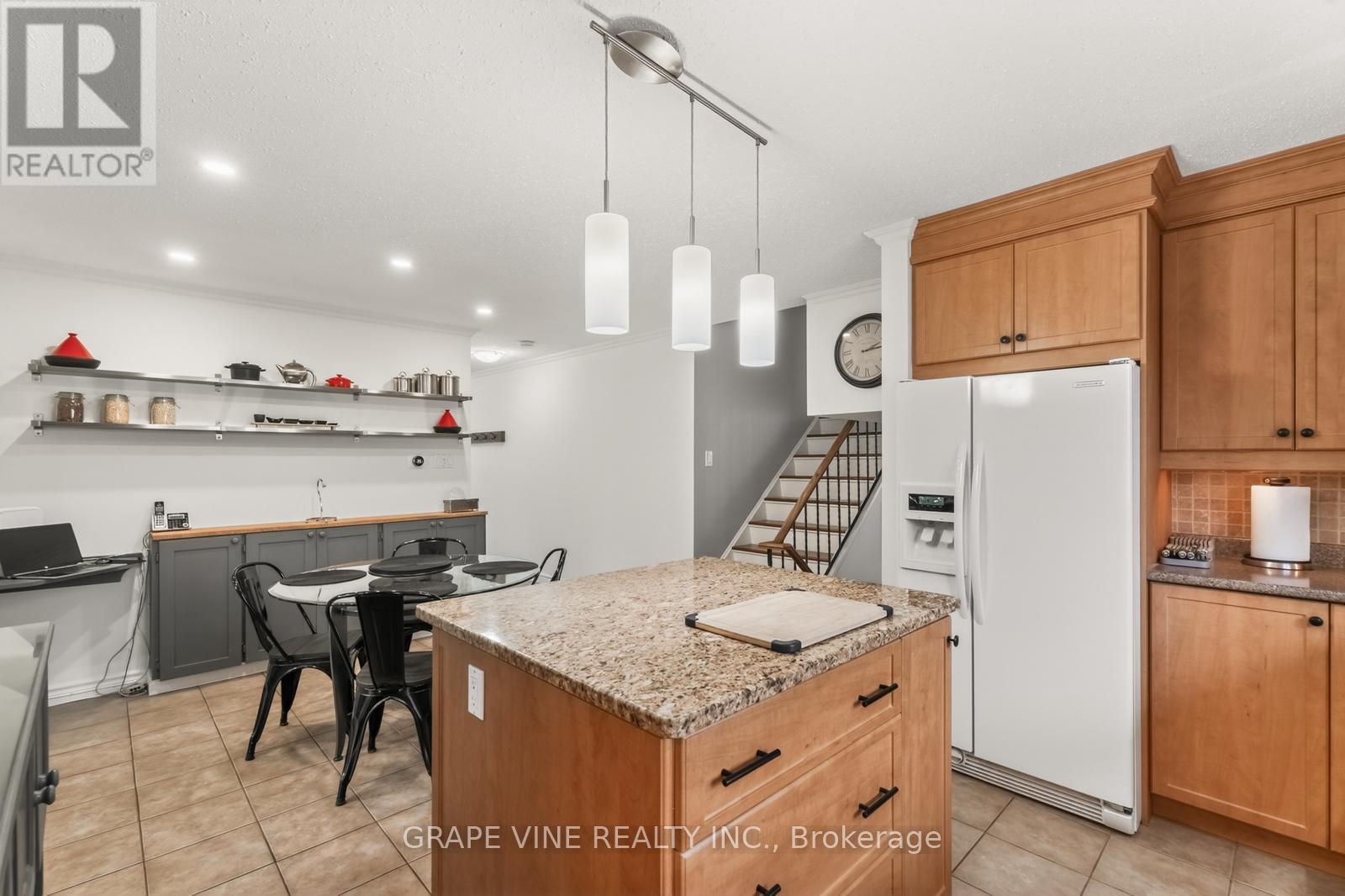 83 Nanook Crescent, Ottawa, Ontario  K2L 2B2 - Photo 17 - X12994588