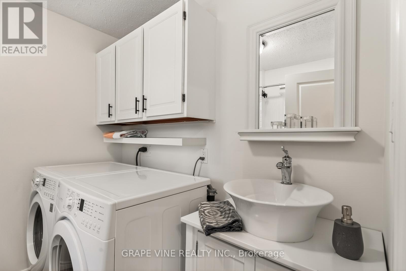 83 Nanook Crescent, Ottawa, Ontario  K2L 2B2 - Photo 21 - X12994588