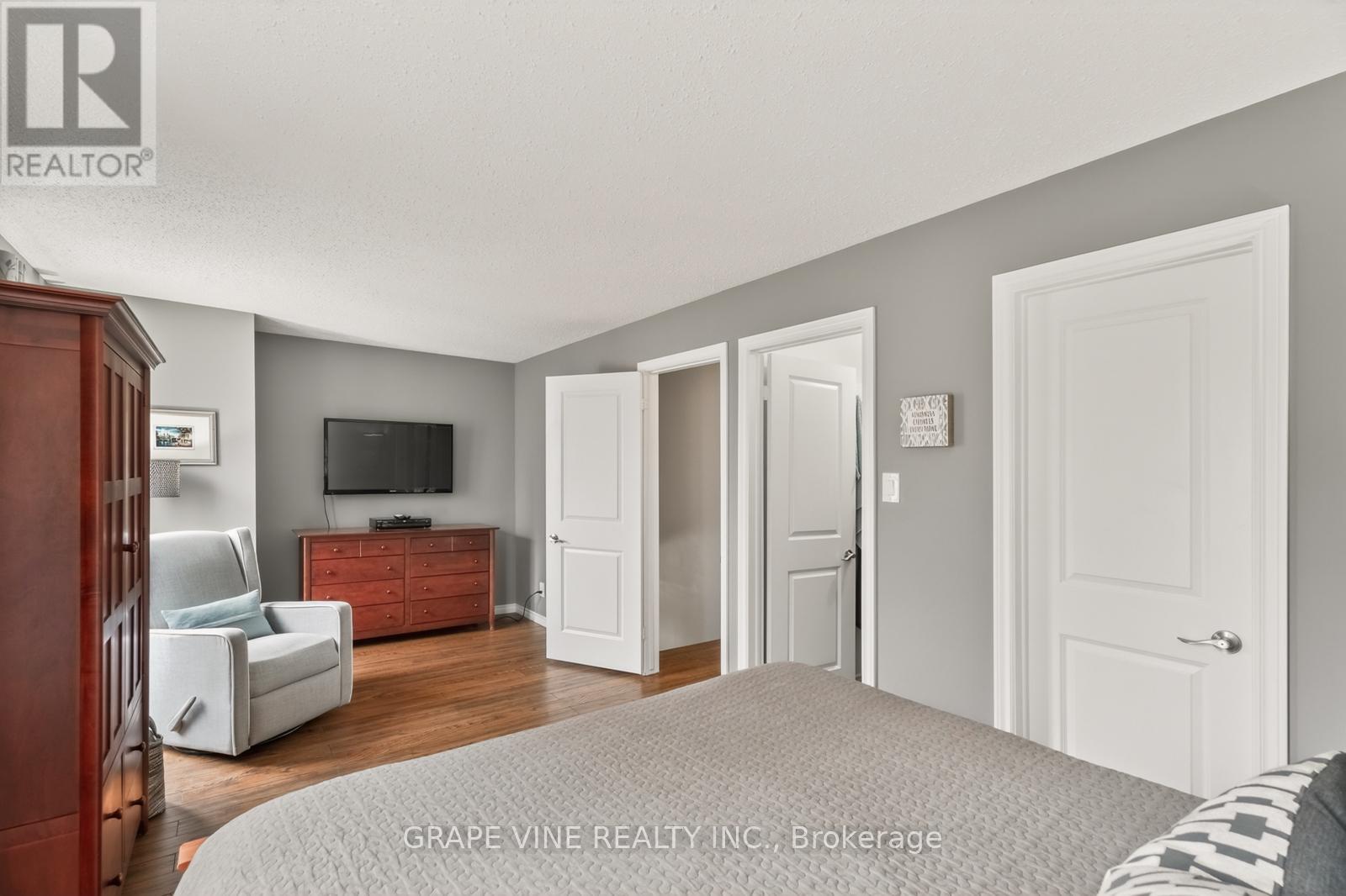 83 Nanook Crescent, Ottawa, Ontario  K2L 2B2 - Photo 34 - X12994588