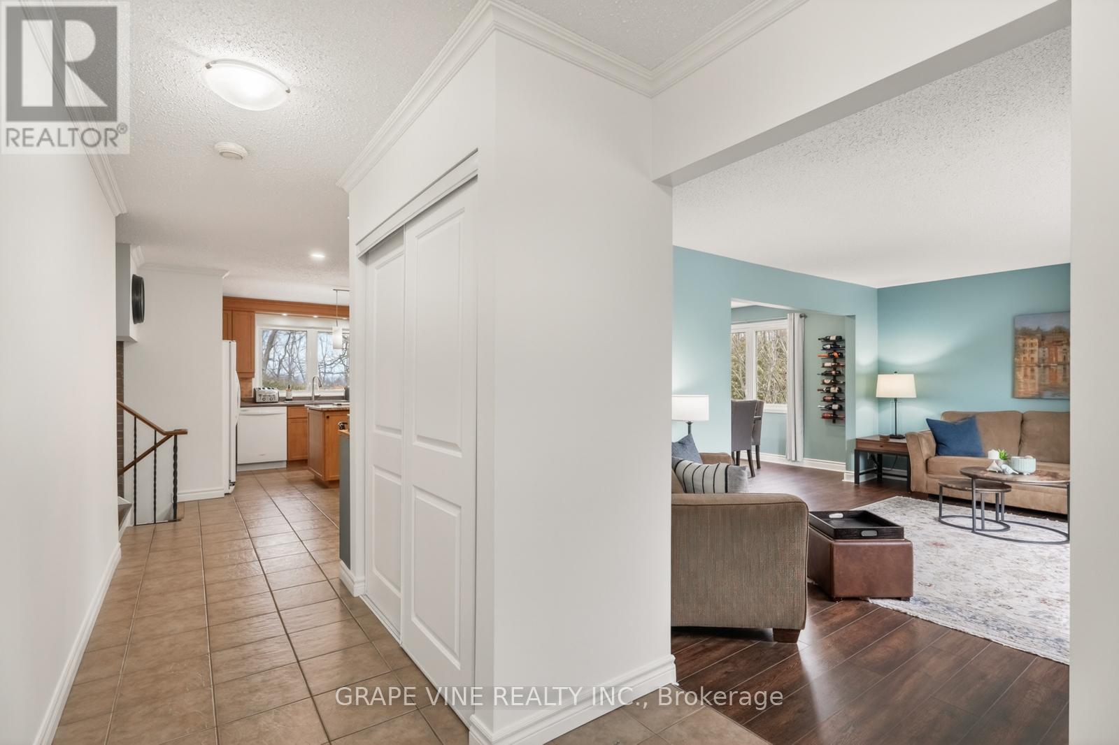 83 Nanook Crescent, Ottawa, Ontario  K2L 2B2 - Photo 6 - X12994588