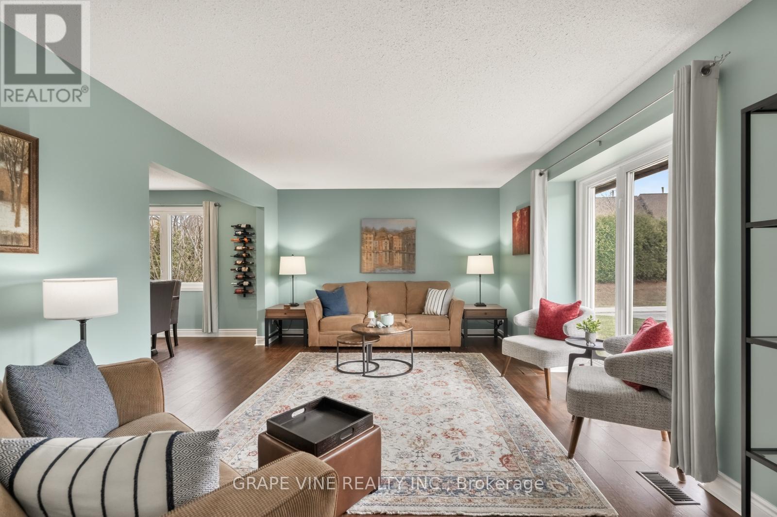 83 Nanook Crescent, Ottawa, Ontario  K2L 2B2 - Photo 7 - X12994588