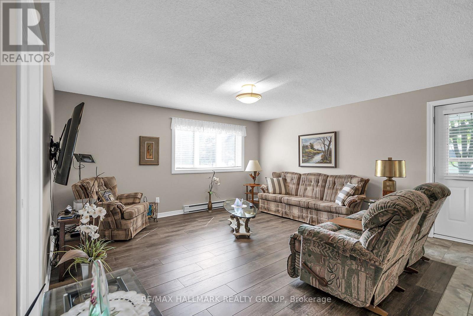 656 Ch Station Road, Alfred And Plantagenet, Ontario K0B 1A0 - Photo 10 - X12994602