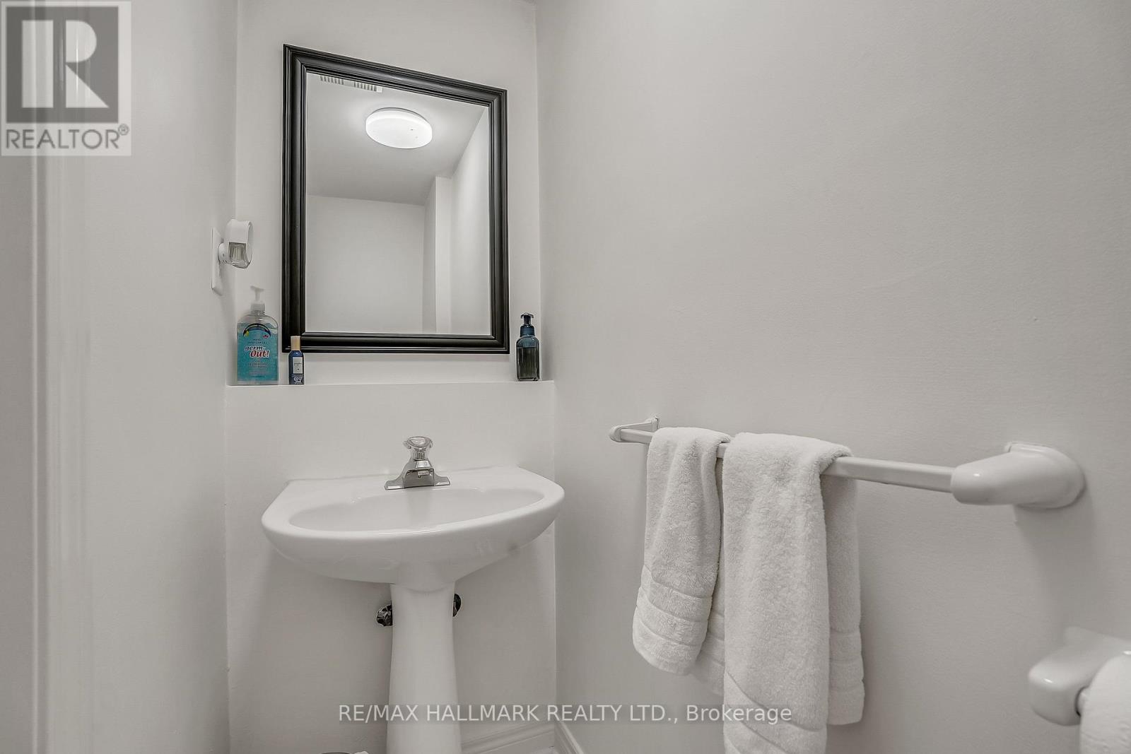 8 Tollgate Mews, Toronto, Ontario  M1M 3X5 - Photo 44 - E12994578