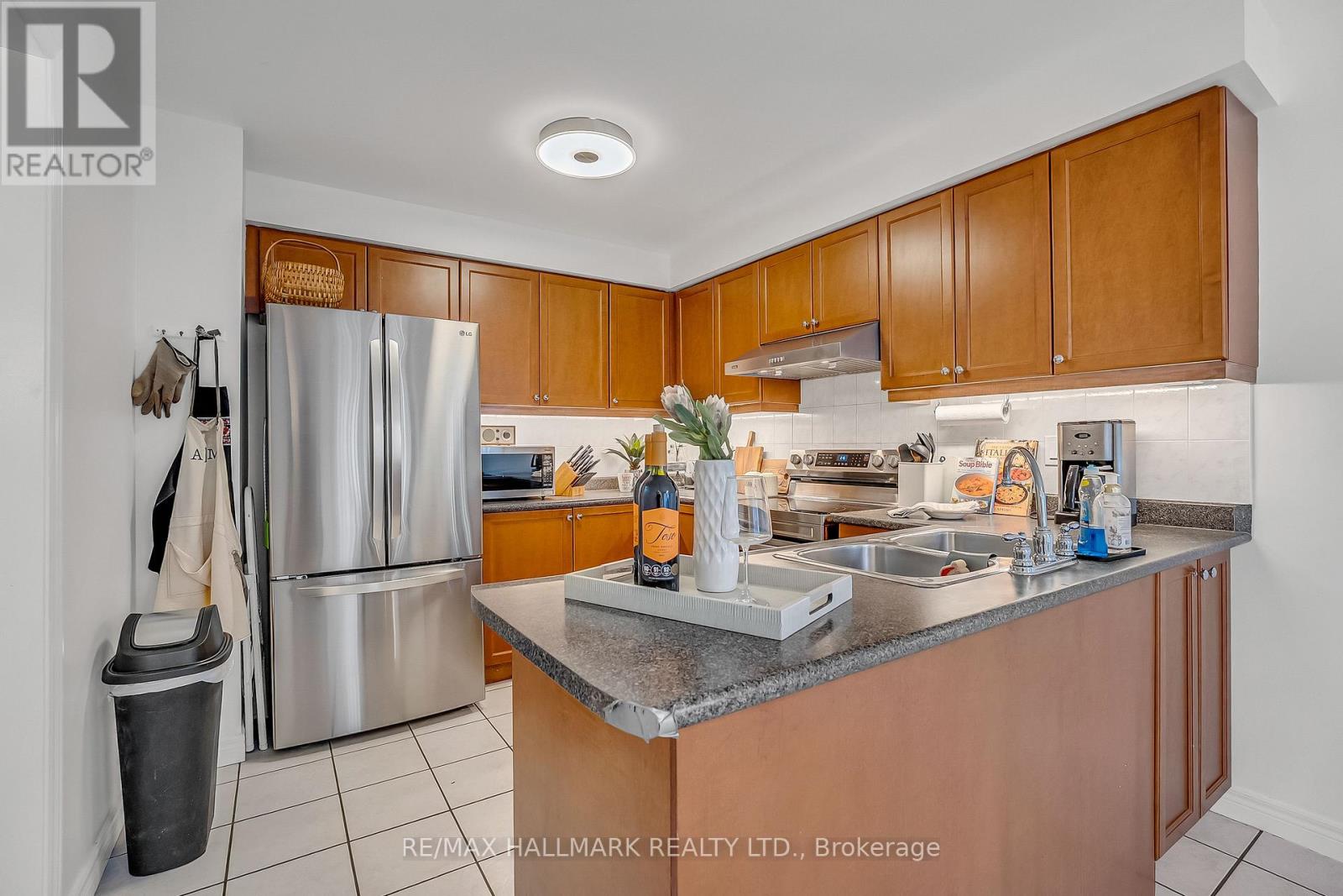 8 Tollgate Mews, Toronto, Ontario  M1M 3X5 - Photo 6 - E12994578