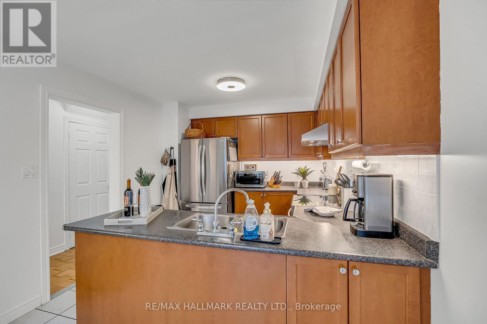 8 Tollgate Mews, Toronto, Ontario  M1M 3X5 - Photo 7 - E12994578