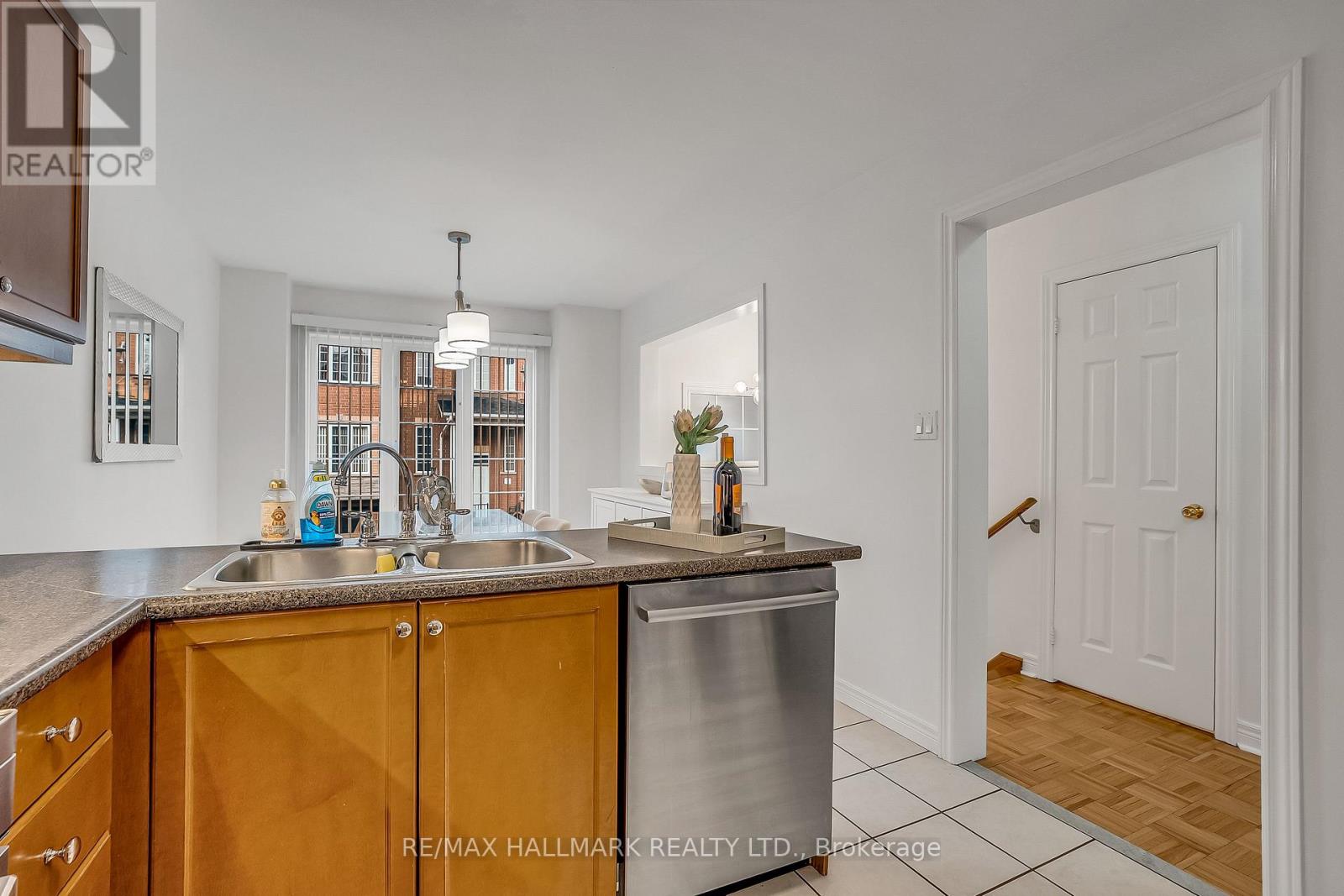 8 Tollgate Mews, Toronto, Ontario  M1M 3X5 - Photo 9 - E12994578