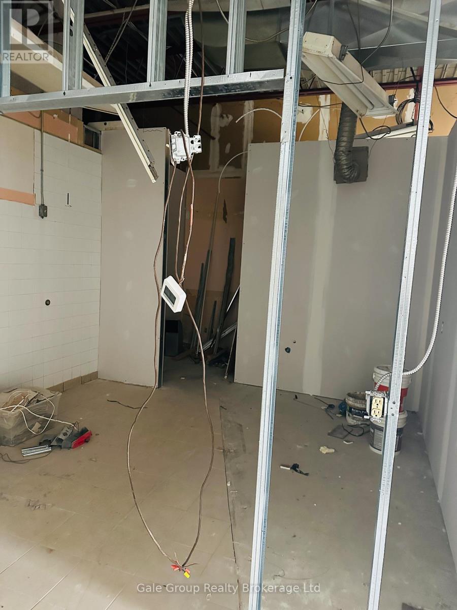 222 Dundas Street, Woodstock, Ontario  N4S 1A7 - Photo 4 - X12994582