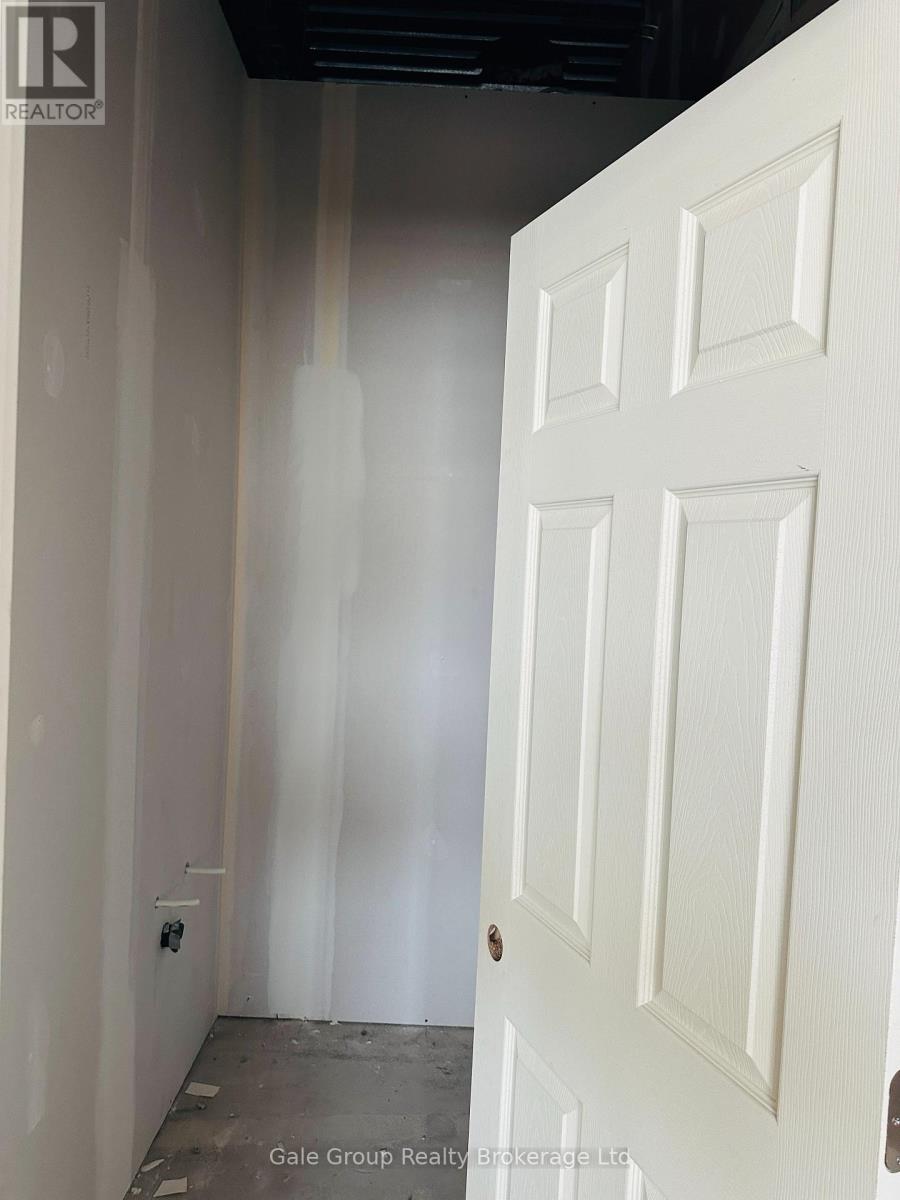 222 Dundas Street, Woodstock, Ontario  N4S 1A7 - Photo 6 - X12994582