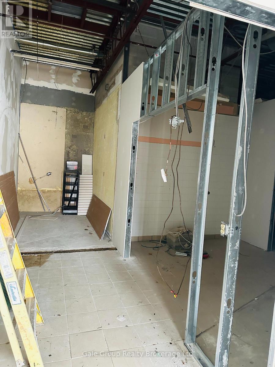 222 Dundas Street, Woodstock, Ontario  N4S 1A7 - Photo 7 - X12994582