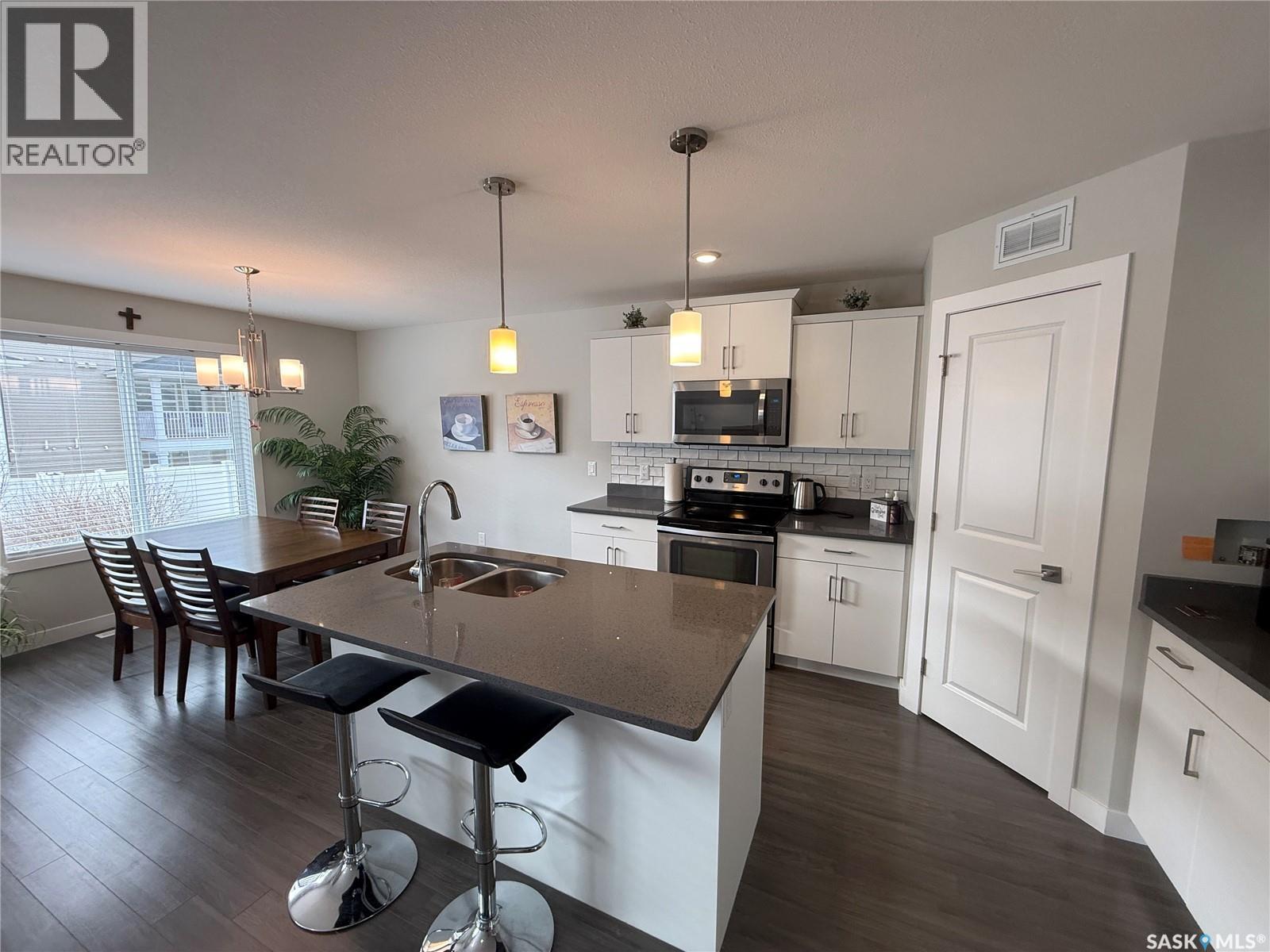 1061 Kolynchuk Crescent, Saskatoon, Saskatchewan  S7T 0V7 - Photo 12 - SK032743