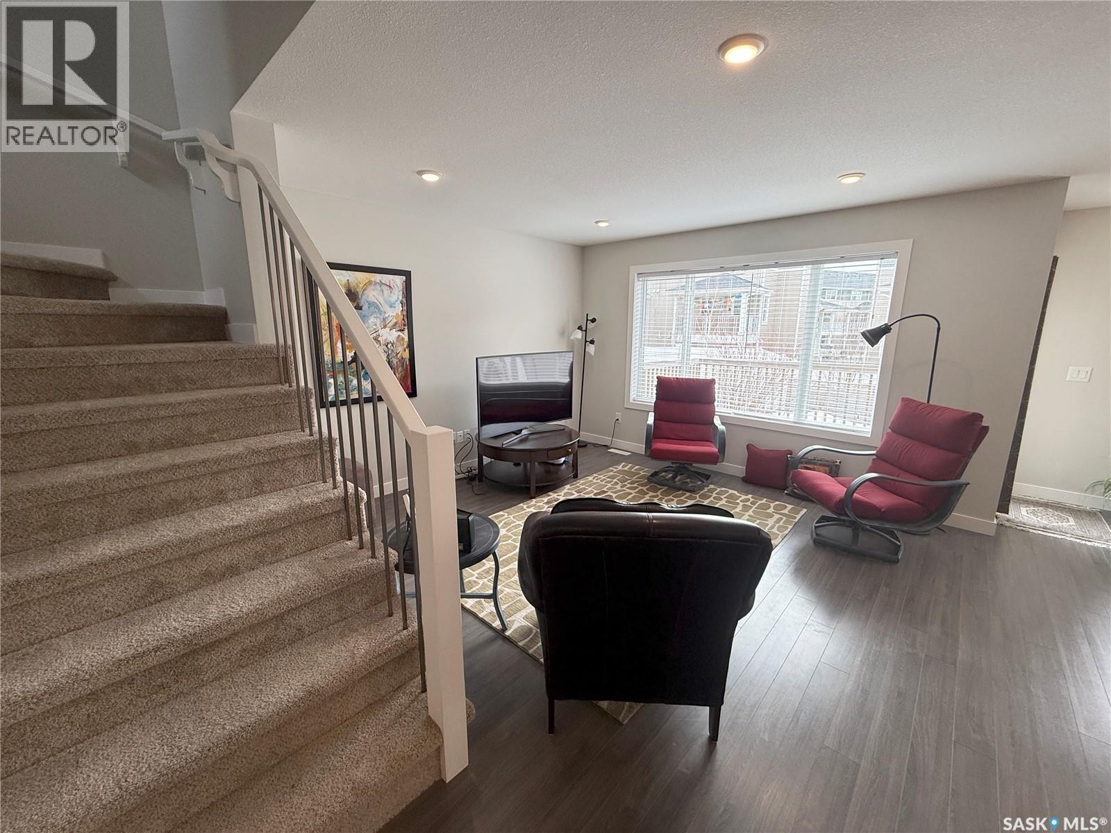 1061 Kolynchuk Crescent, Saskatoon, Saskatchewan  S7T 0V7 - Photo 7 - SK032743