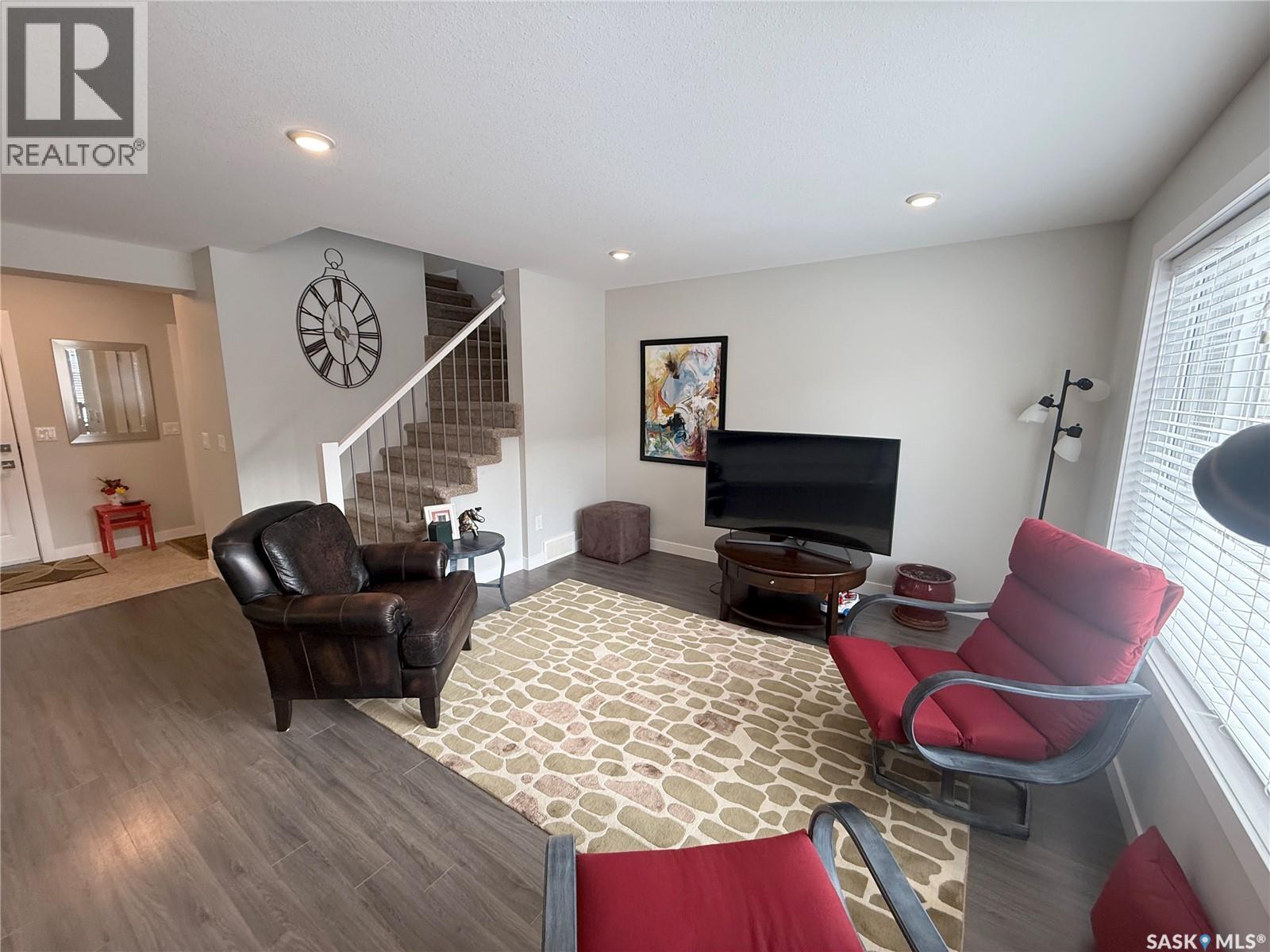 1061 Kolynchuk Crescent, Saskatoon, Saskatchewan  S7T 0V7 - Photo 8 - SK032743