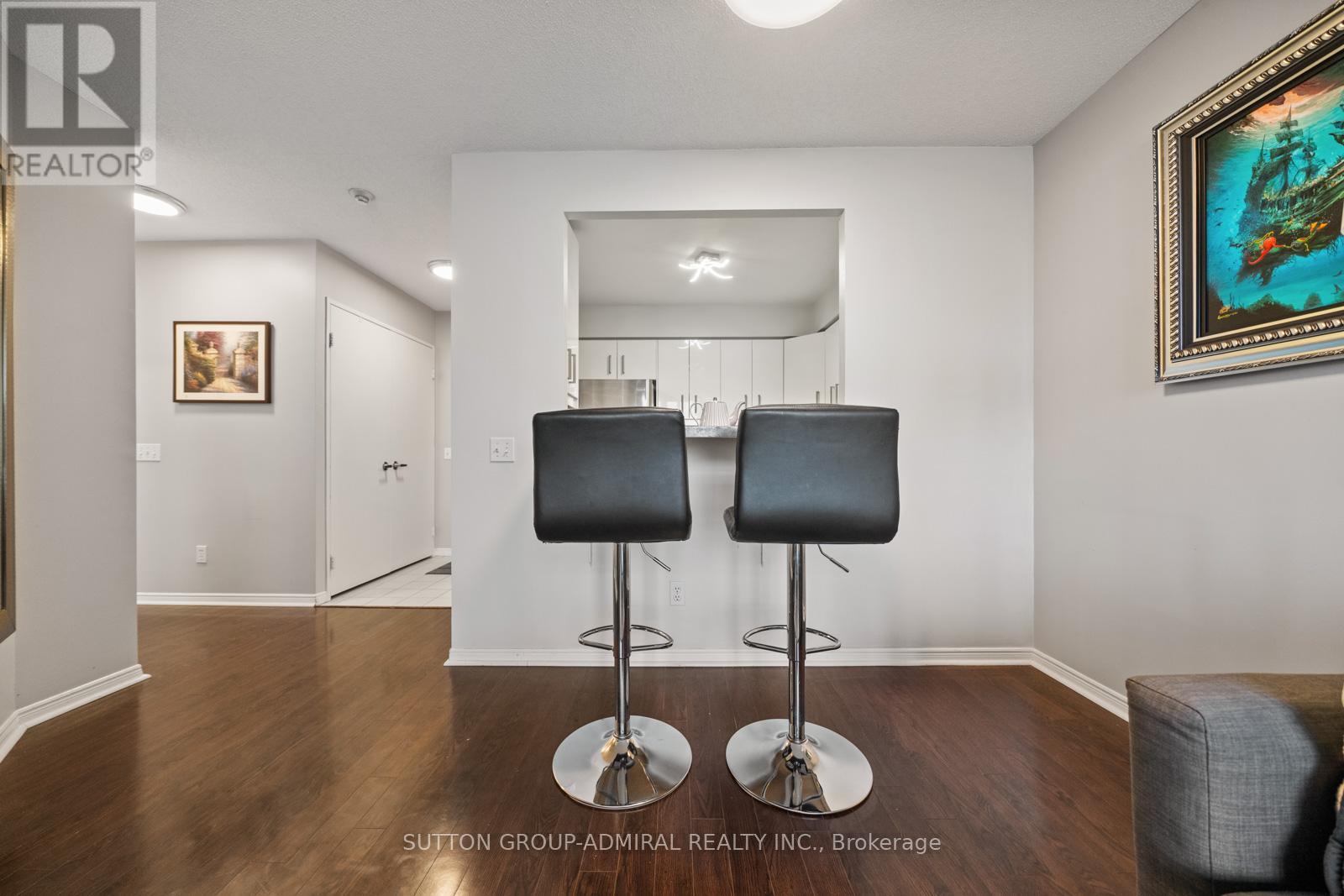 1103 - 81 Townsgate Drive, Vaughan, Ontario  L4J 8E6 - Photo 6 - N12994488