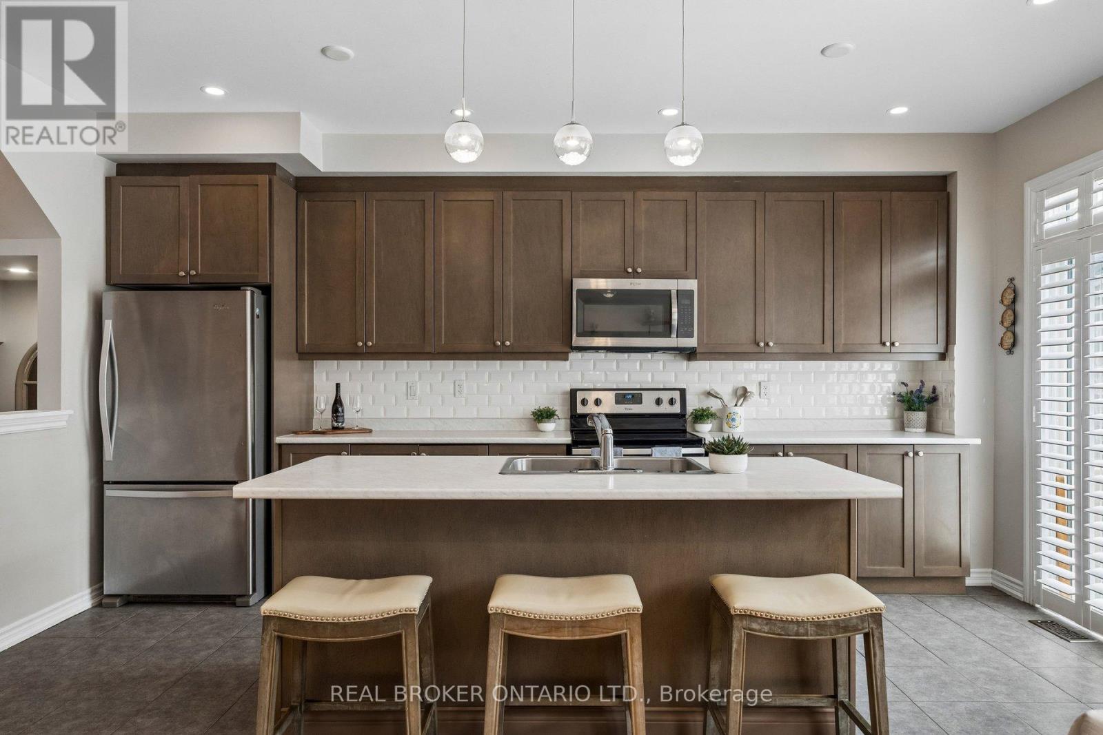 105 Alvin Pegg Drive, East Gwillimbury, Ontario  L9N 0R7 - Photo 13 - N12994538