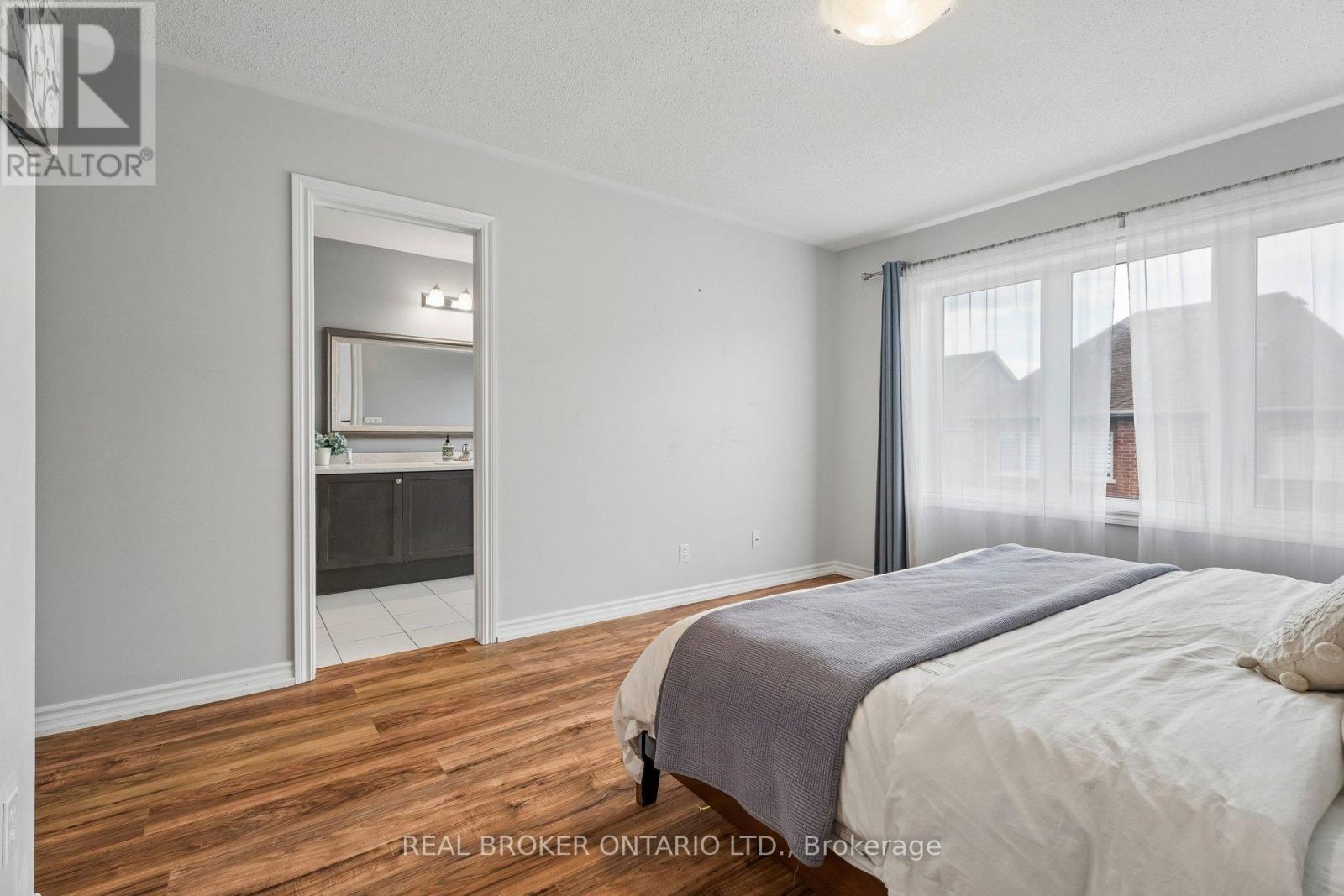 105 Alvin Pegg Drive, East Gwillimbury, Ontario  L9N 0R7 - Photo 24 - N12994538