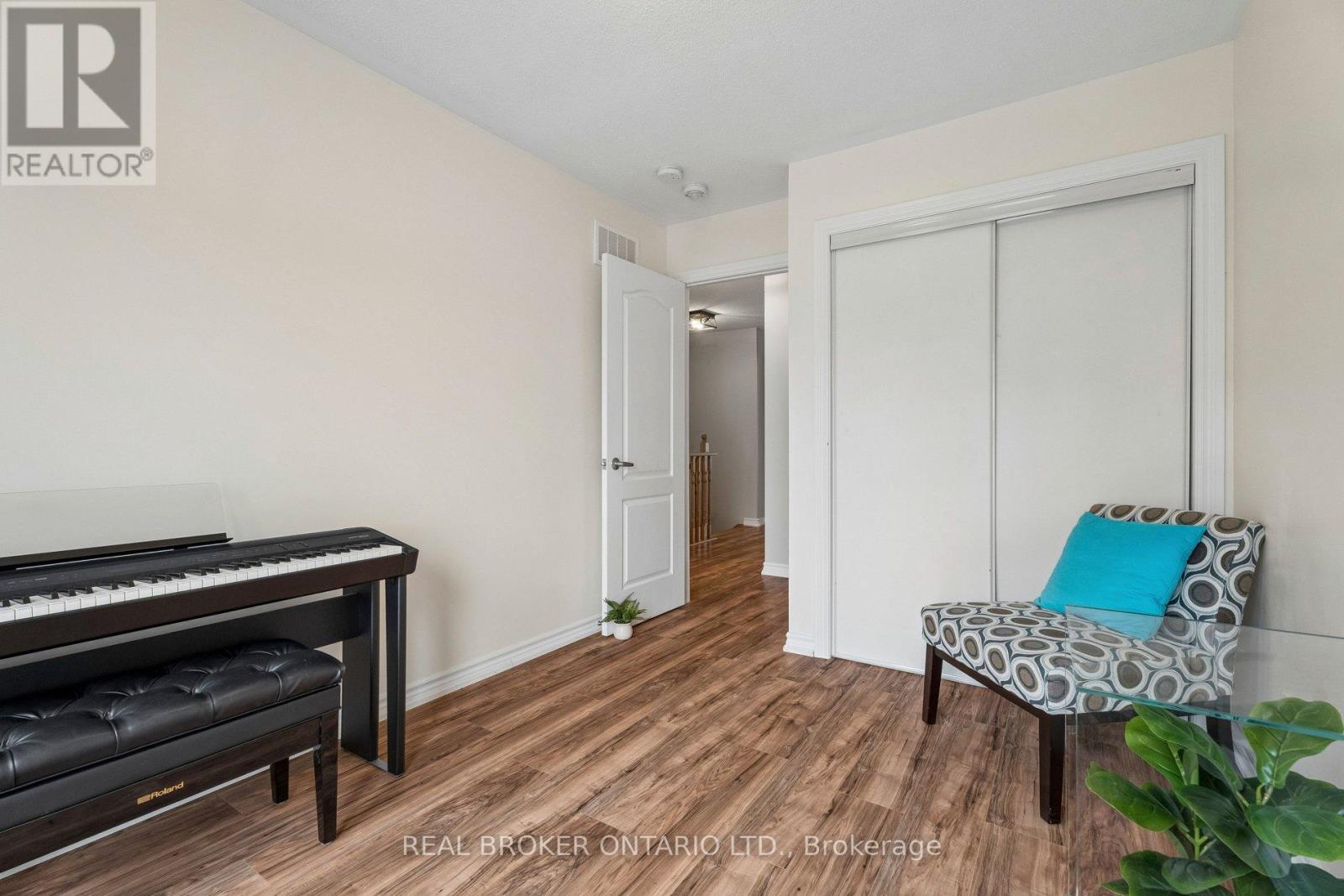 105 Alvin Pegg Drive, East Gwillimbury, Ontario  L9N 0R7 - Photo 29 - N12994538