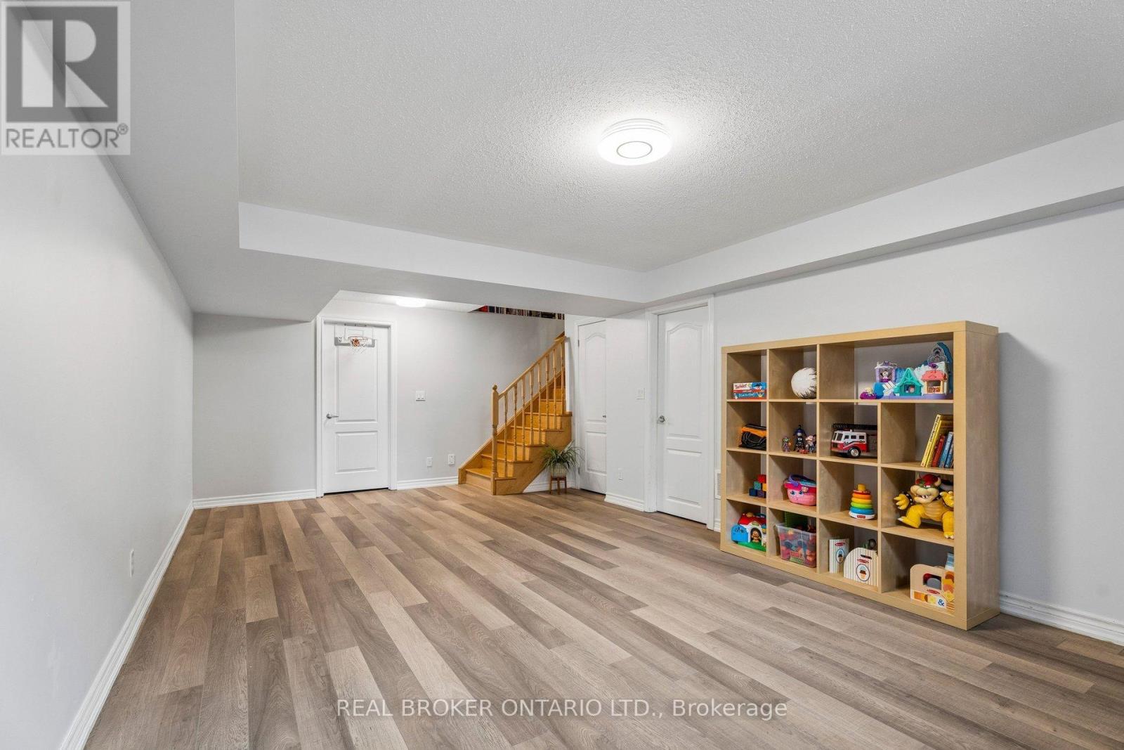 105 Alvin Pegg Drive, East Gwillimbury, Ontario  L9N 0R7 - Photo 36 - N12994538