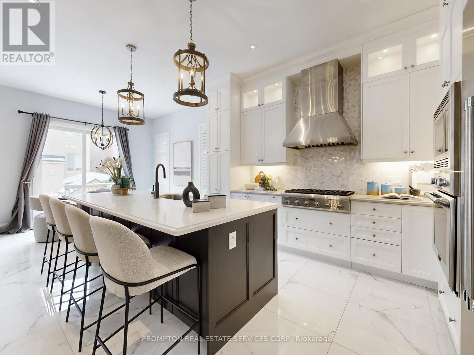 39 Giardina Crescent, Richmond Hill, Ontario  L4B 0G1 - Photo 8 - N12994584