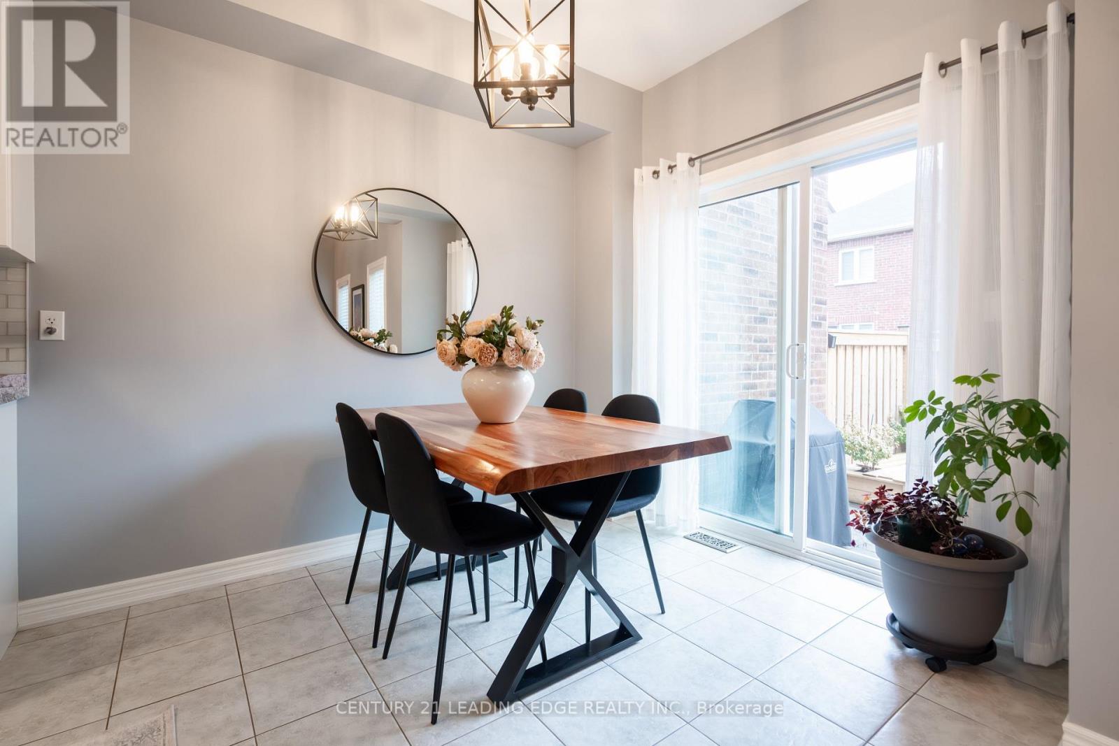 26 Trumpet Street, Whitchurch-Stouffville, Ontario  L4A 0N8 - Photo 10 - N12994596