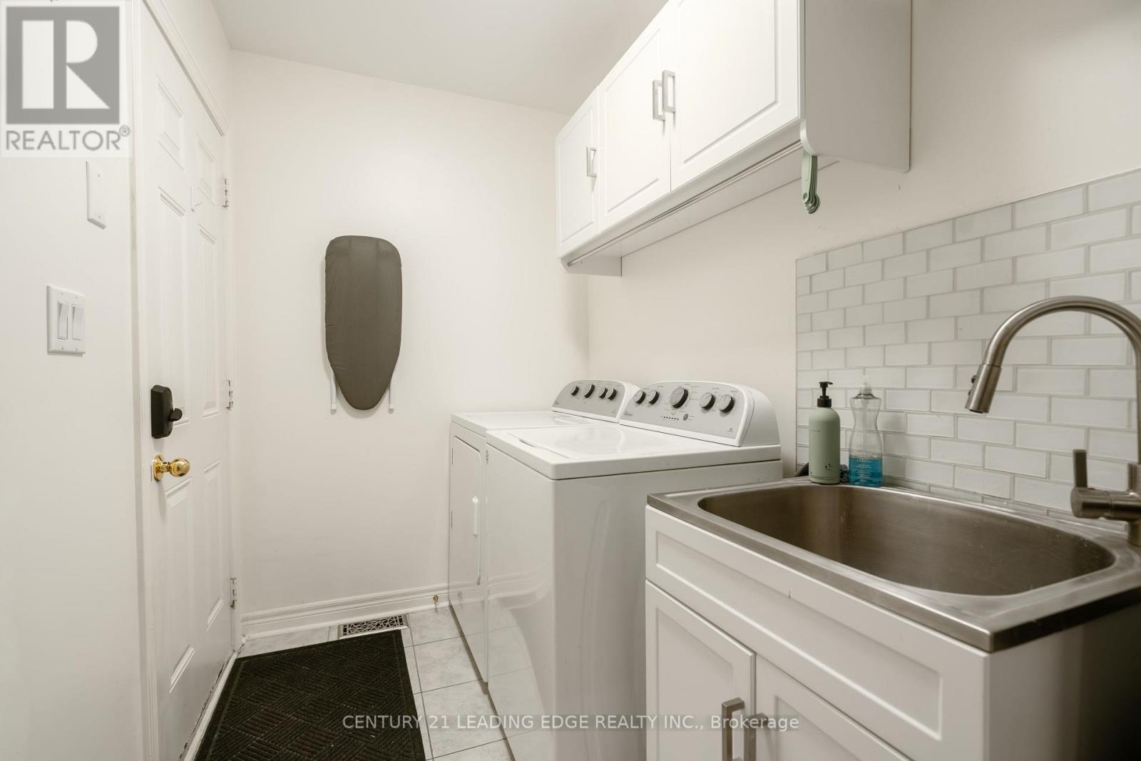 26 Trumpet Street, Whitchurch-Stouffville, Ontario  L4A 0N8 - Photo 12 - N12994596