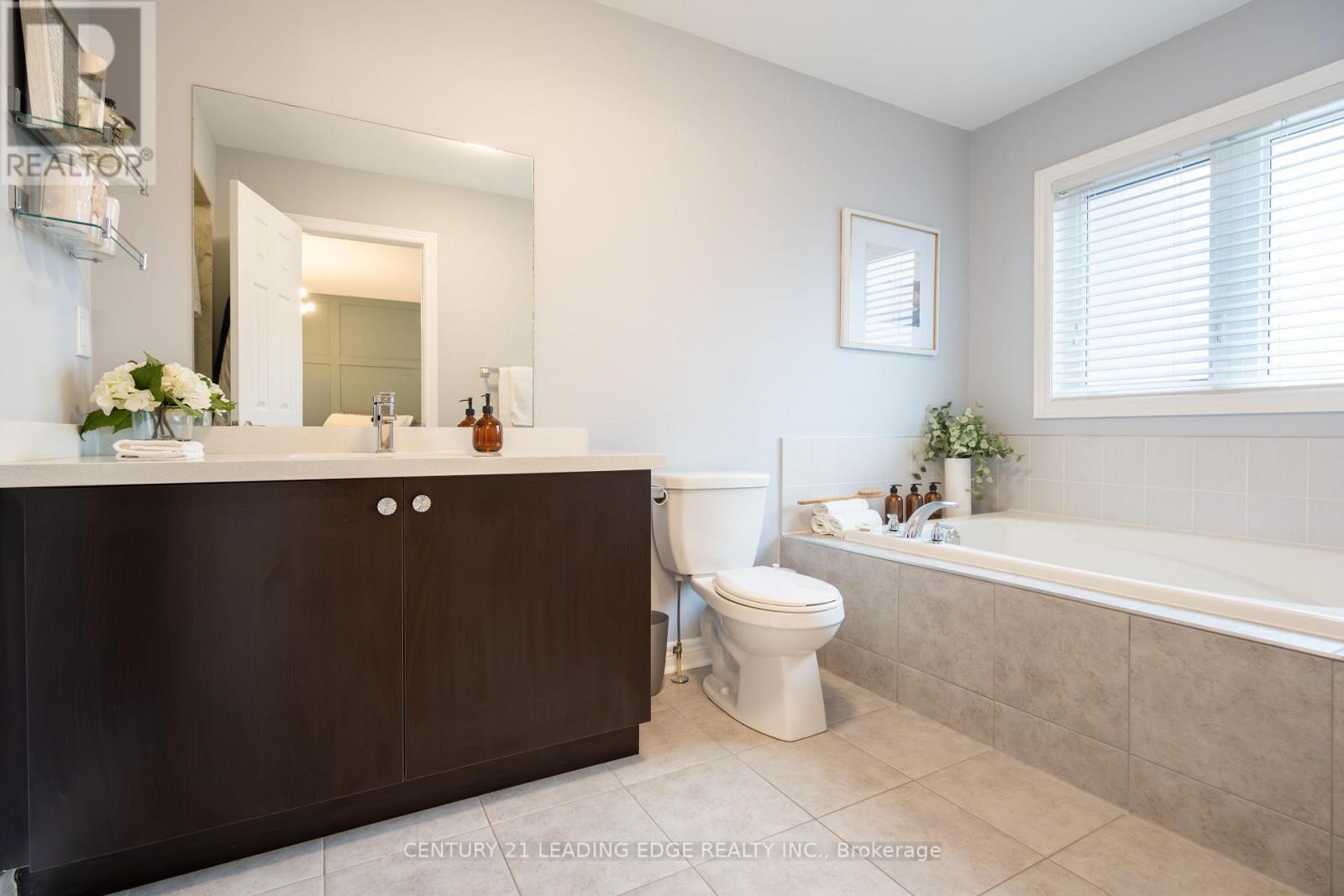 26 Trumpet Street, Whitchurch-Stouffville, Ontario  L4A 0N8 - Photo 18 - N12994596