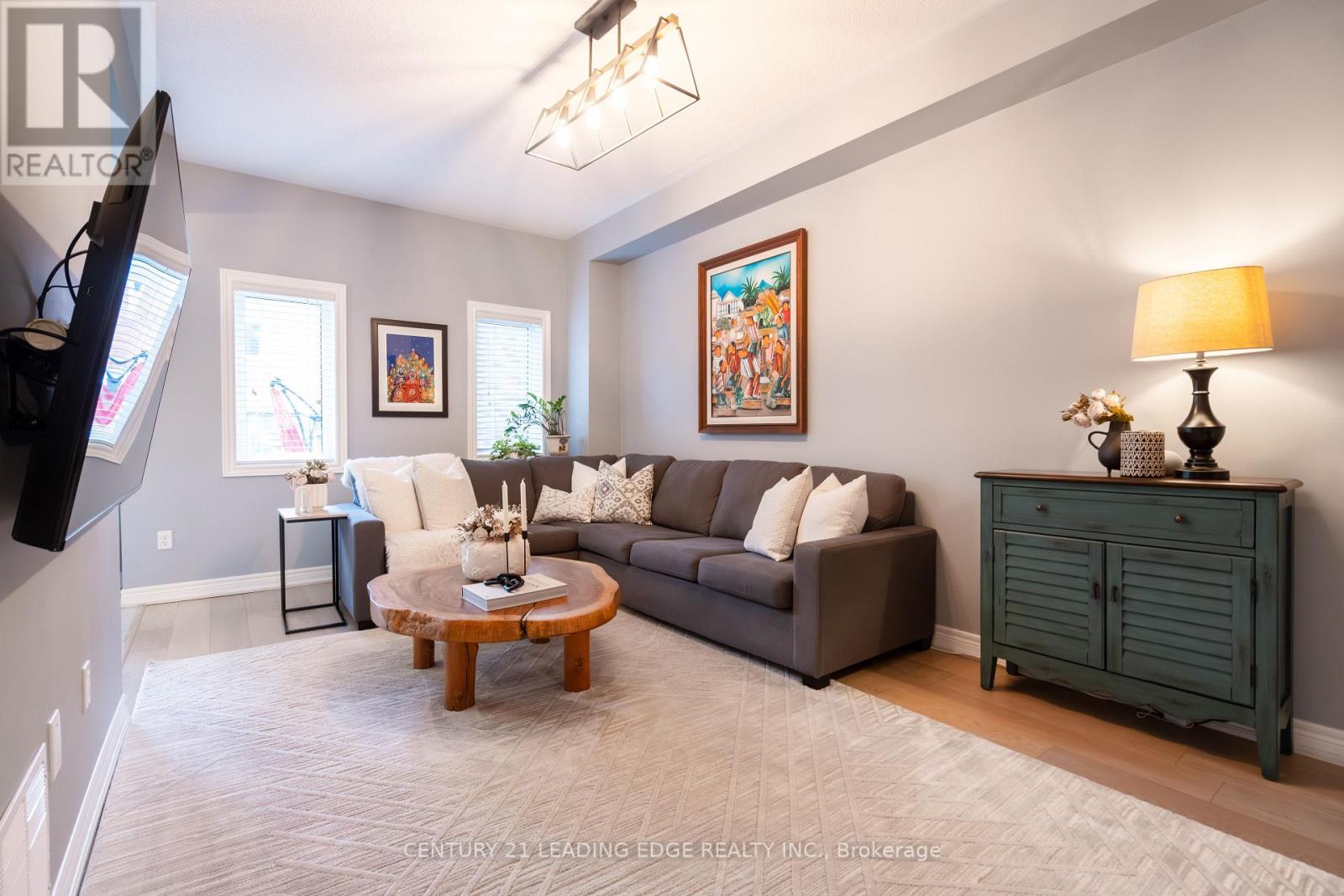 26 Trumpet Street, Whitchurch-Stouffville, Ontario  L4A 0N8 - Photo 3 - N12994596