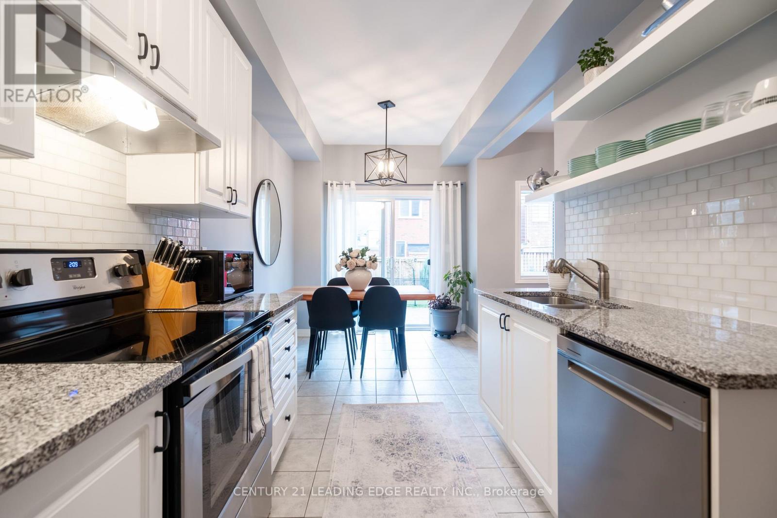 26 Trumpet Street, Whitchurch-Stouffville, Ontario  L4A 0N8 - Photo 6 - N12994596