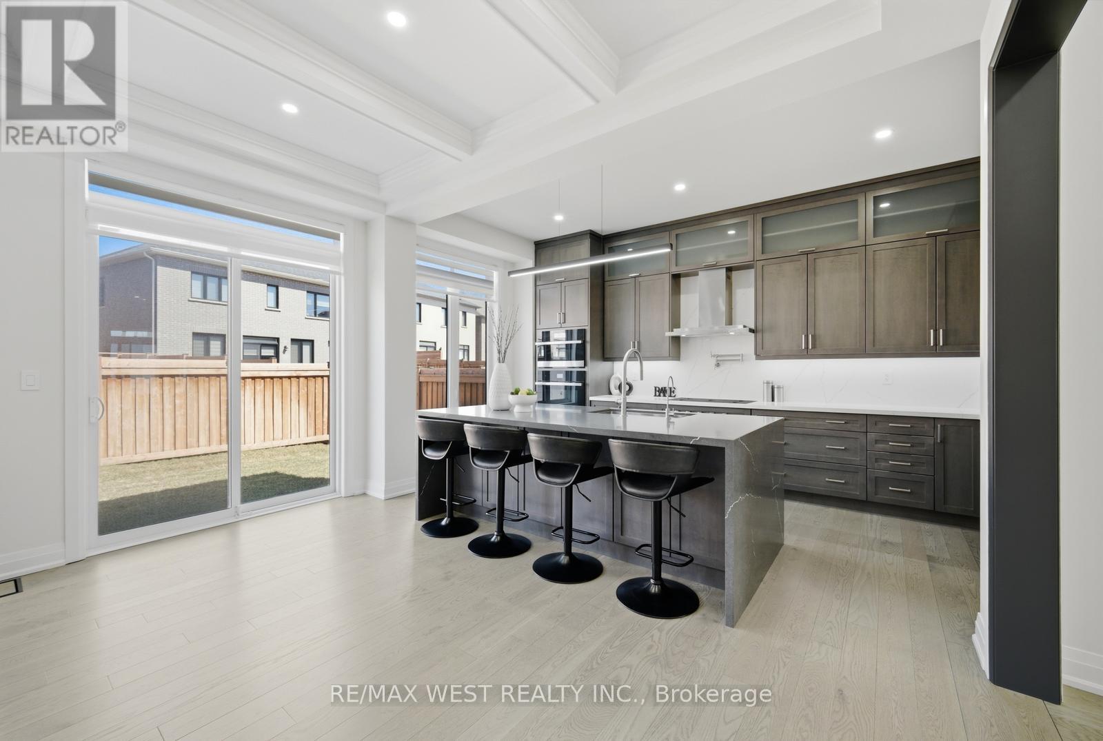 99 Coldwell Bay Circle, Vaughan, Ontario  L4H 5E9 - Photo 12 - N12994604