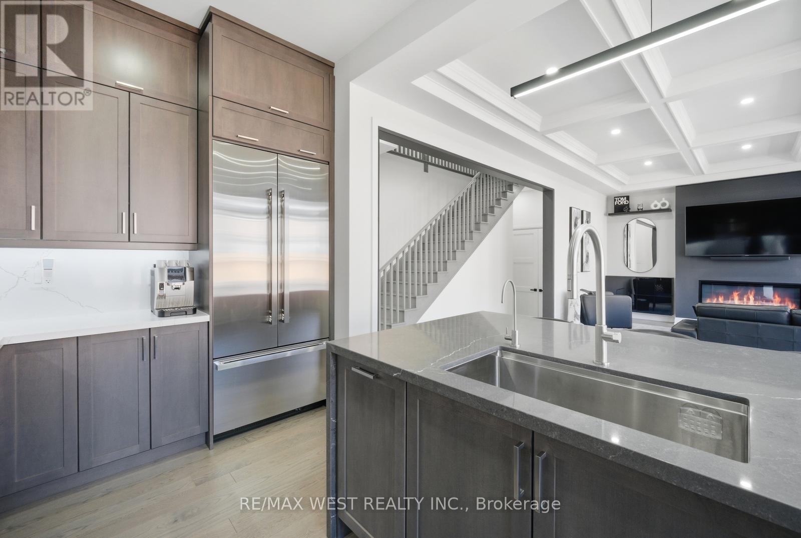 99 Coldwell Bay Circle, Vaughan, Ontario  L4H 5E9 - Photo 13 - N12994604