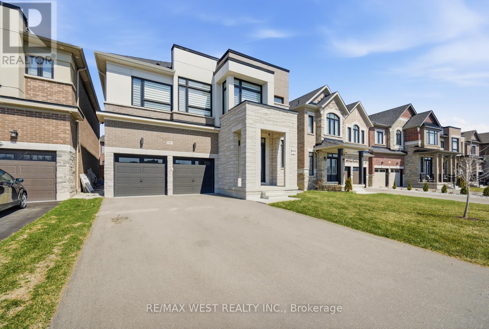 99 Coldwell Bay Circle, Vaughan, Ontario  L4H 5E9 - Photo 2 - N12994604