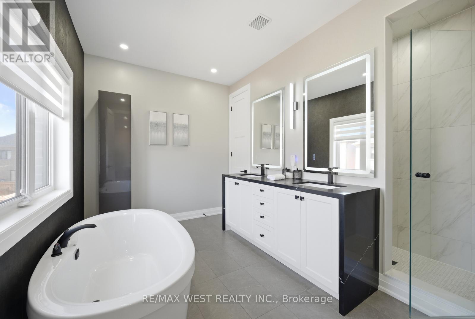 99 Coldwell Bay Circle, Vaughan, Ontario  L4H 5E9 - Photo 27 - N12994604