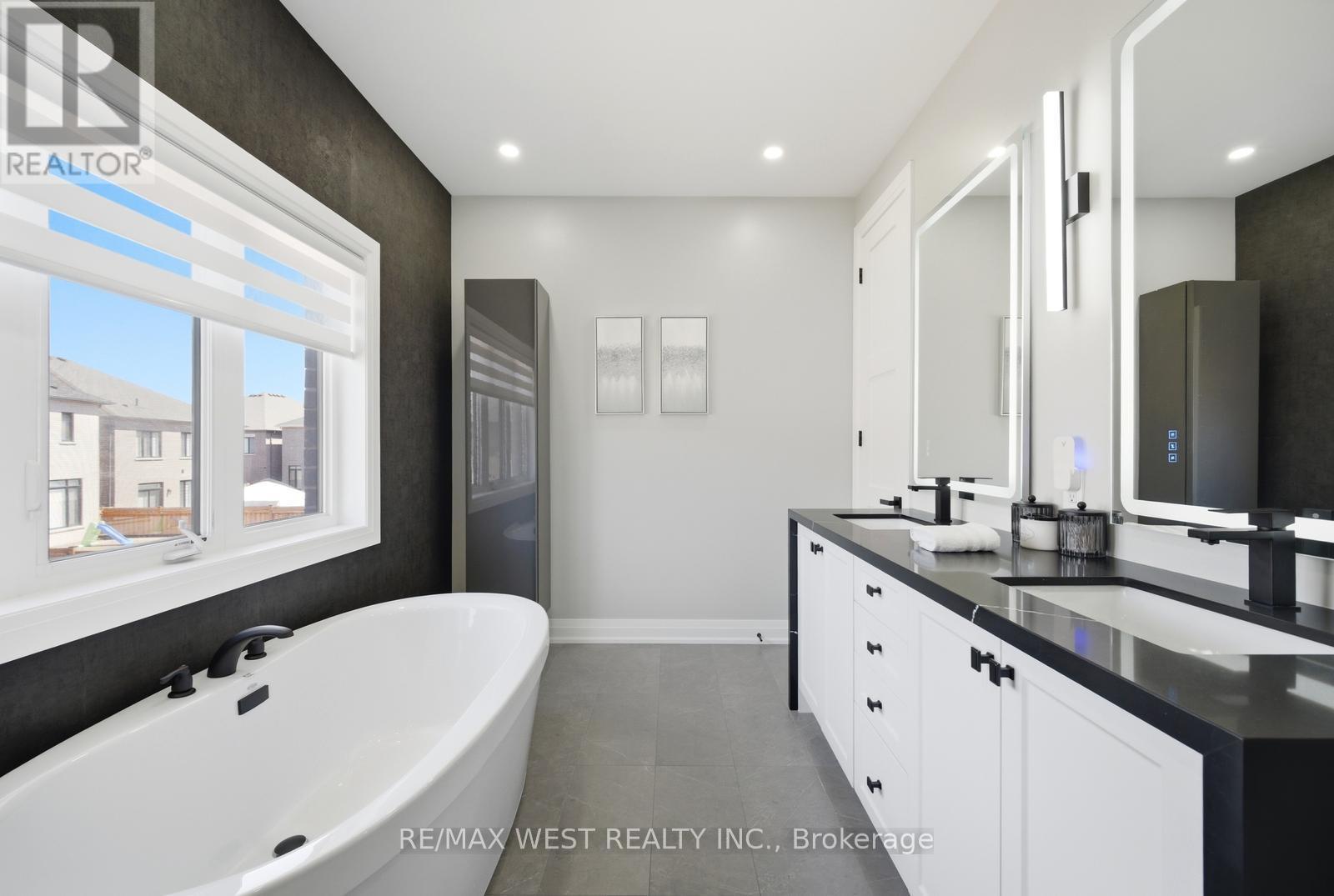 99 Coldwell Bay Circle, Vaughan, Ontario  L4H 5E9 - Photo 28 - N12994604