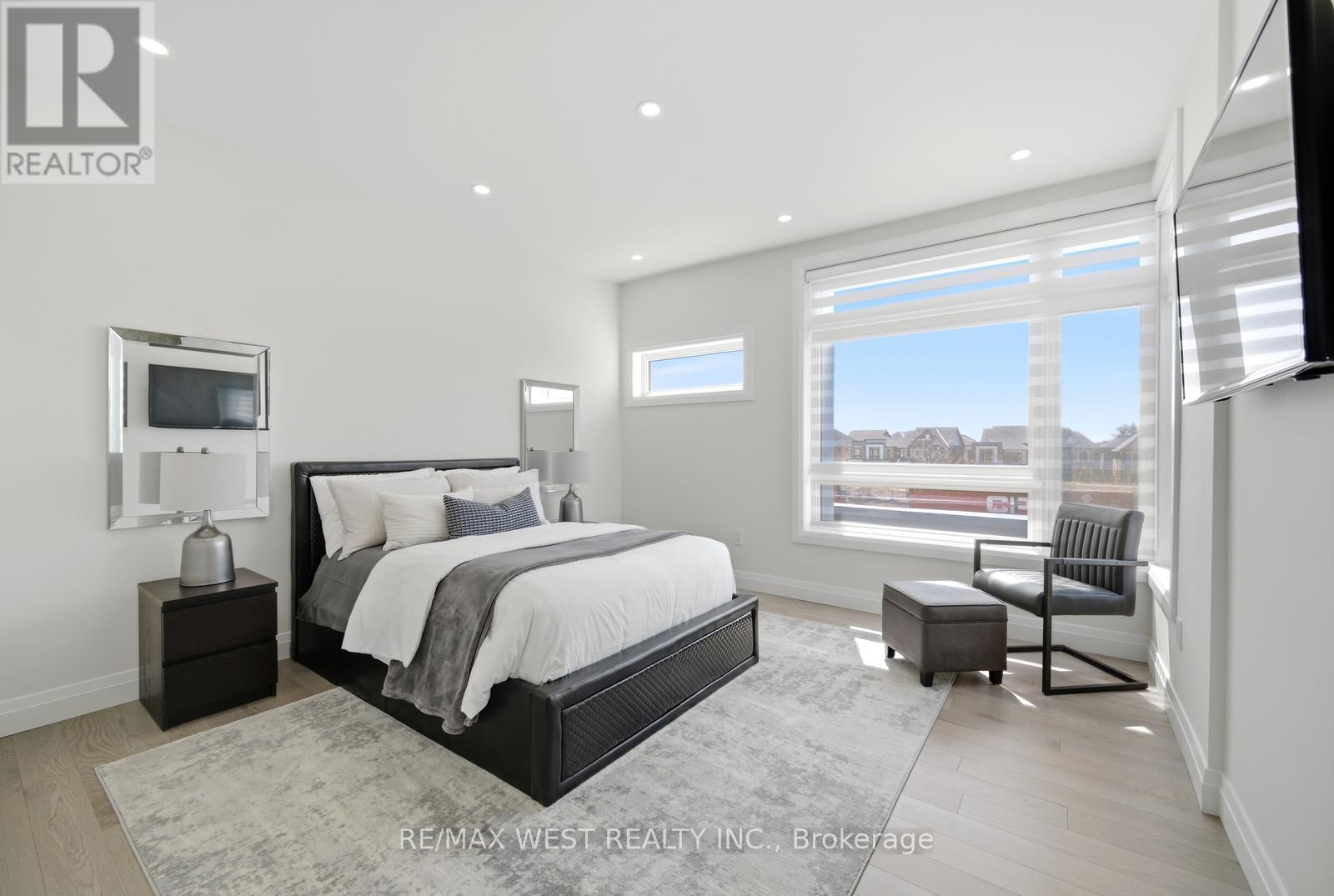 99 Coldwell Bay Circle, Vaughan, Ontario  L4H 5E9 - Photo 35 - N12994604