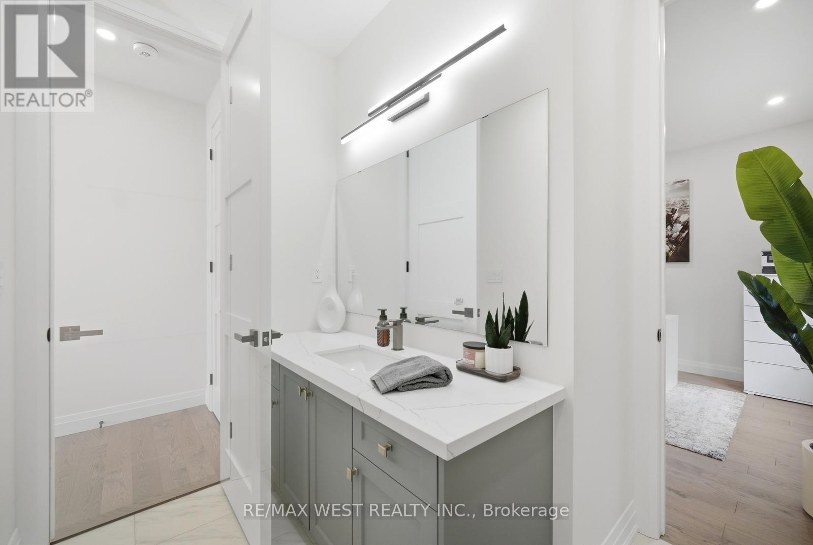 99 Coldwell Bay Circle, Vaughan, Ontario  L4H 5E9 - Photo 36 - N12994604