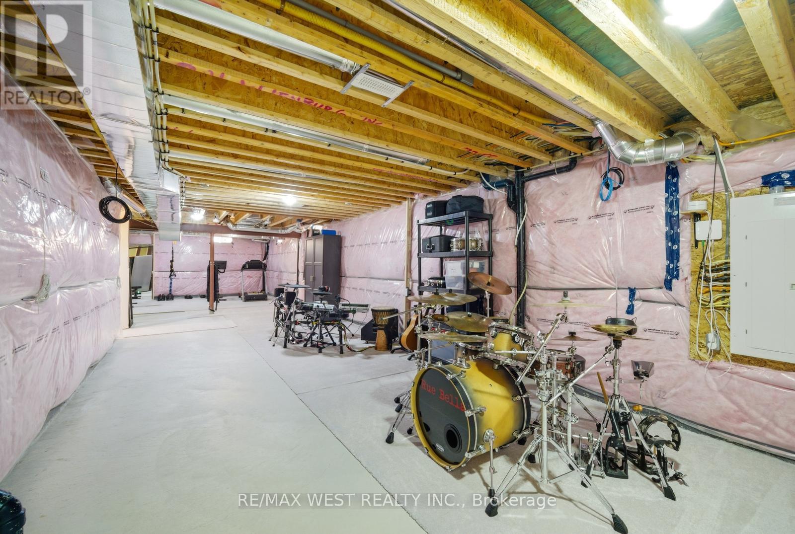 99 Coldwell Bay Circle, Vaughan, Ontario  L4H 5E9 - Photo 40 - N12994604