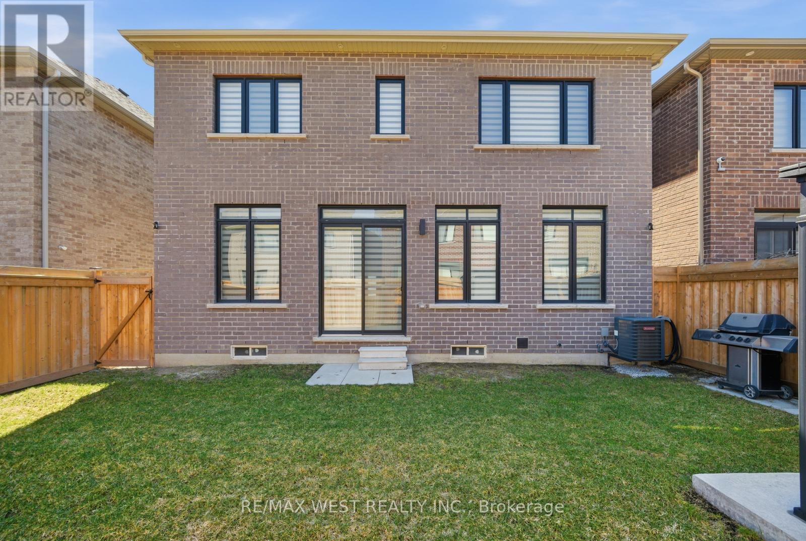 99 Coldwell Bay Circle, Vaughan, Ontario  L4H 5E9 - Photo 44 - N12994604
