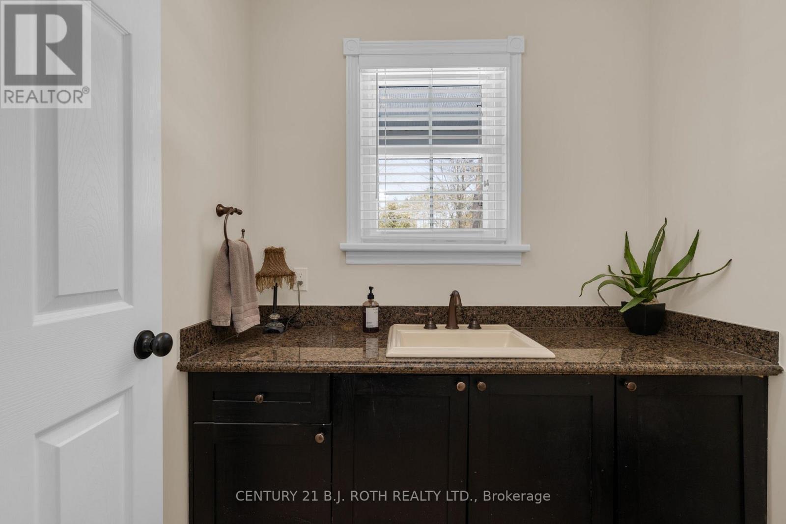 1897 Marchmont Road, Severn (Marchmont), Ontario  L3V 6H2 - Photo 9 - S12994472