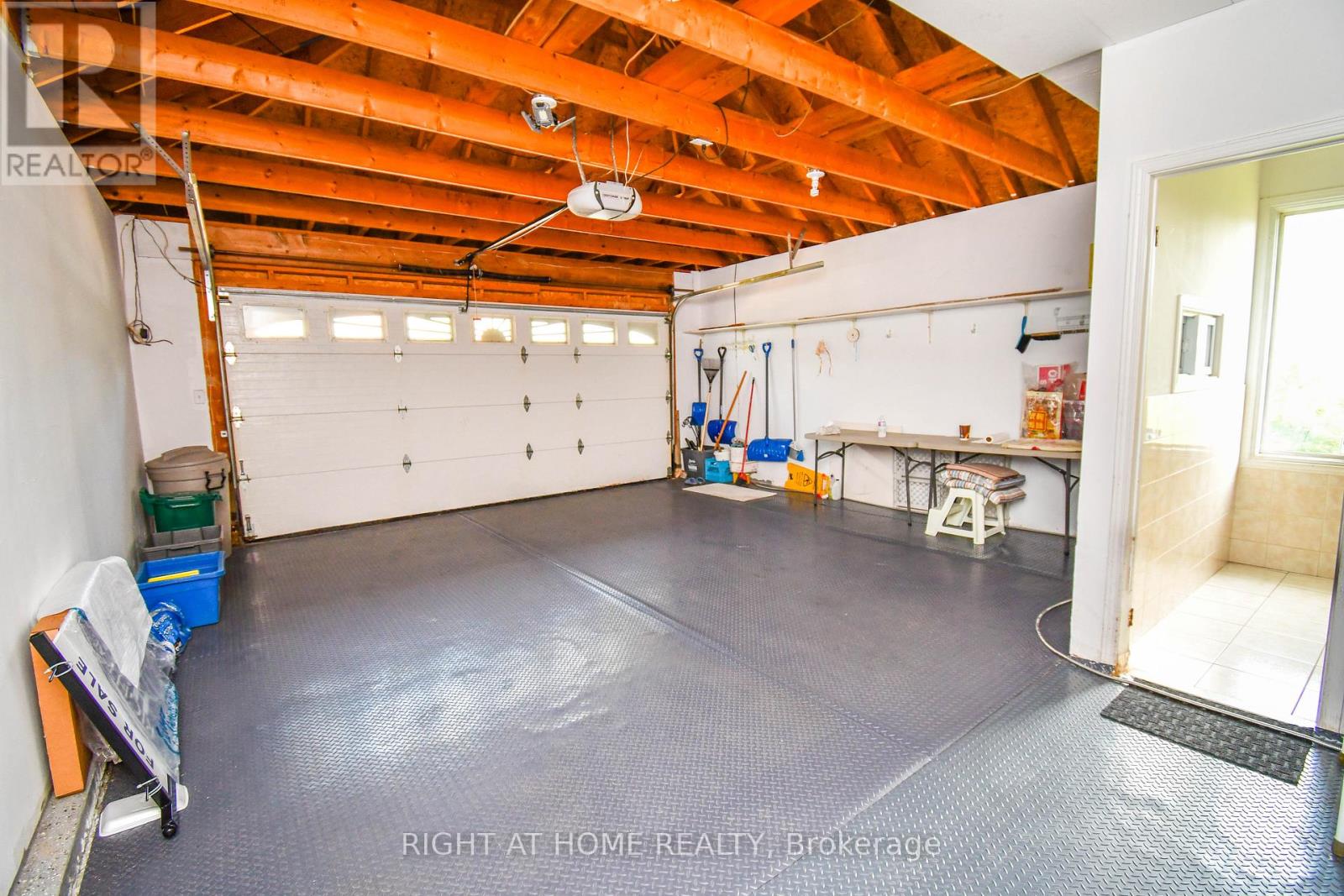 11 Thackeray Crescent, Barrie (Letitia Heights), Ontario  L4N 6J6 - Photo 12 - S12994540