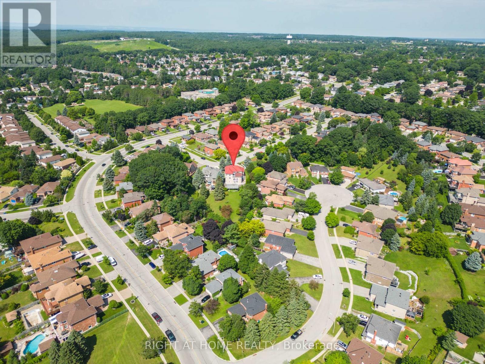 11 Thackeray Crescent, Barrie (Letitia Heights), Ontario  L4N 6J6 - Photo 9 - S12994540