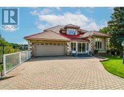 11 THACKERAY CRESCENT, Barrie, Ontario