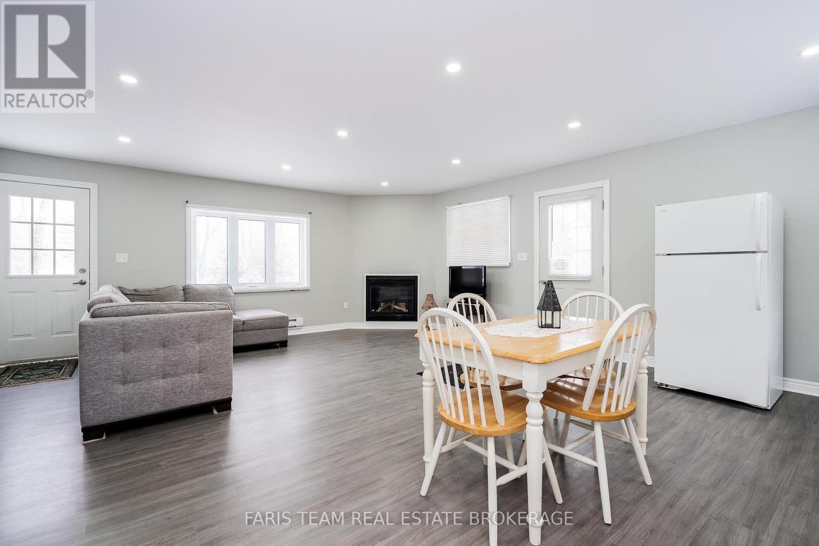 3554 John Street, Ramara, Ontario  L0K 1B0 - Photo 12 - S12994574