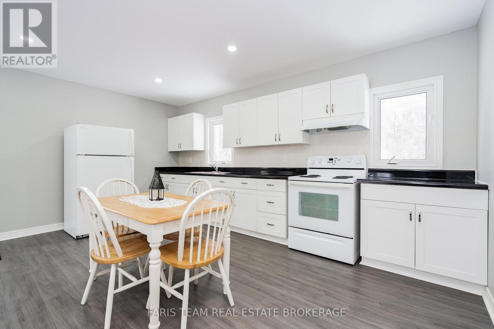 3554 John Street, Ramara, Ontario  L0K 1B0 - Photo 9 - S12994574