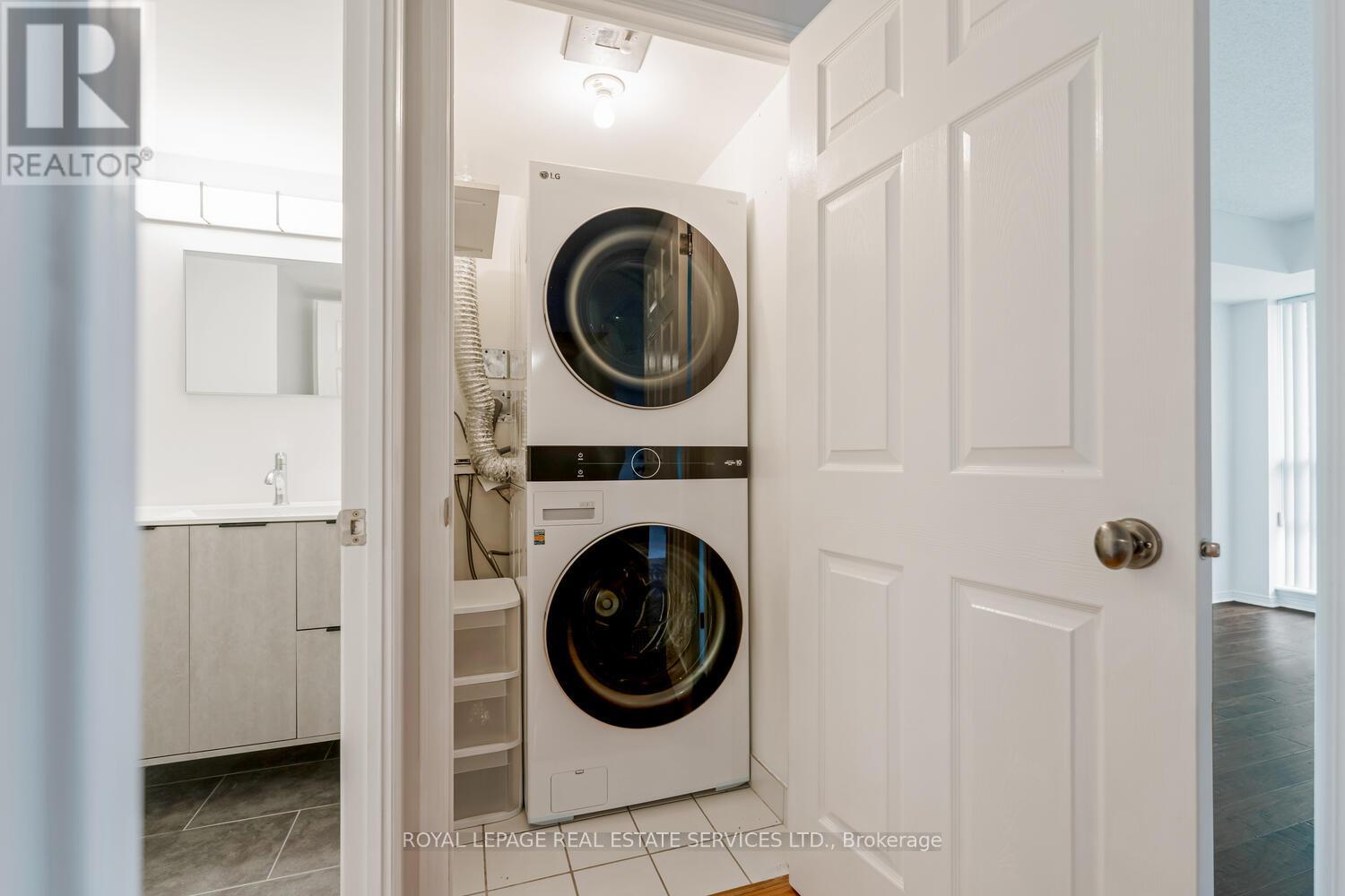 311 - 17 Michael Power Place, Toronto, Ontario  M9A 5G5 - Photo 8 - W12994478