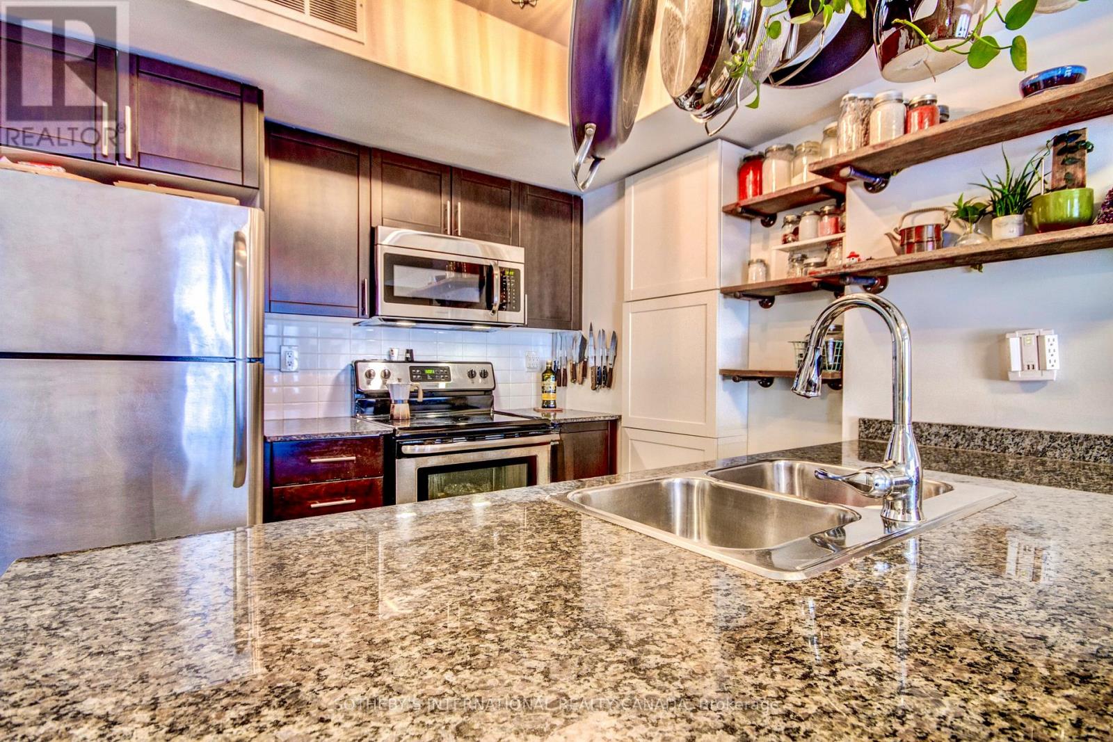 219 - 7 Foundry Avenue, Toronto, Ontario  M6H 0B7 - Photo 3 - W12994486