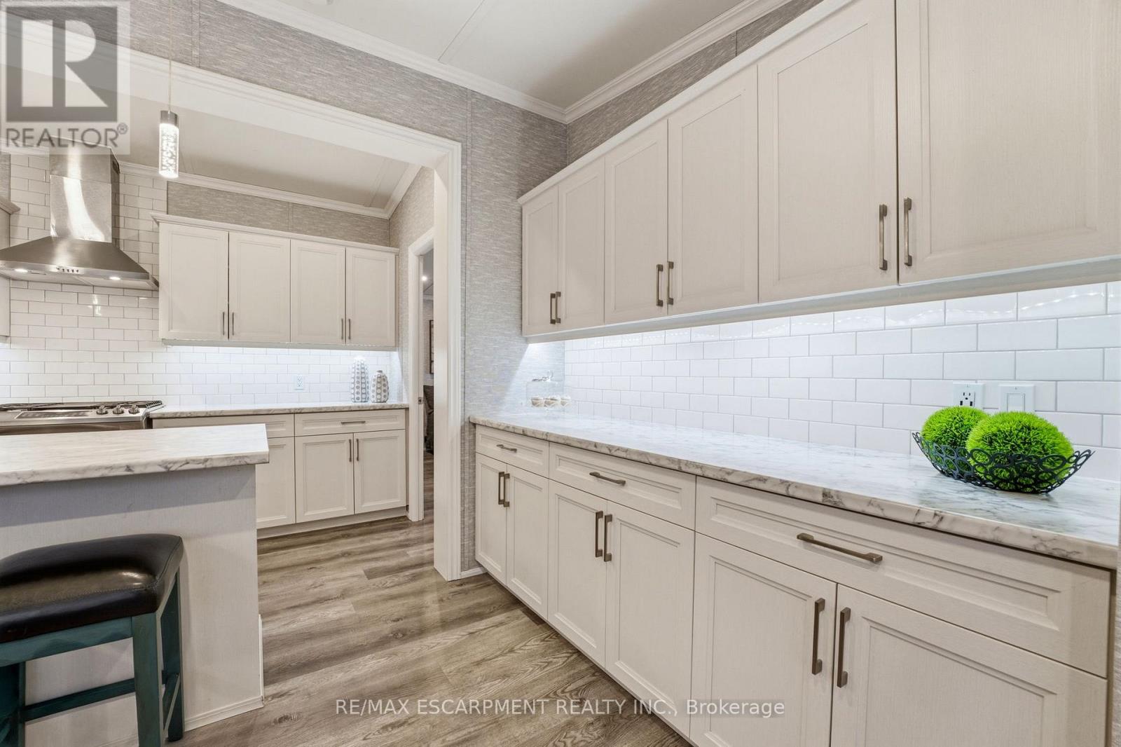 30 Ash Street - 4449 Milburough Line, Burlington, Ontario  L7P 0C5 - Photo 11 - W12994554